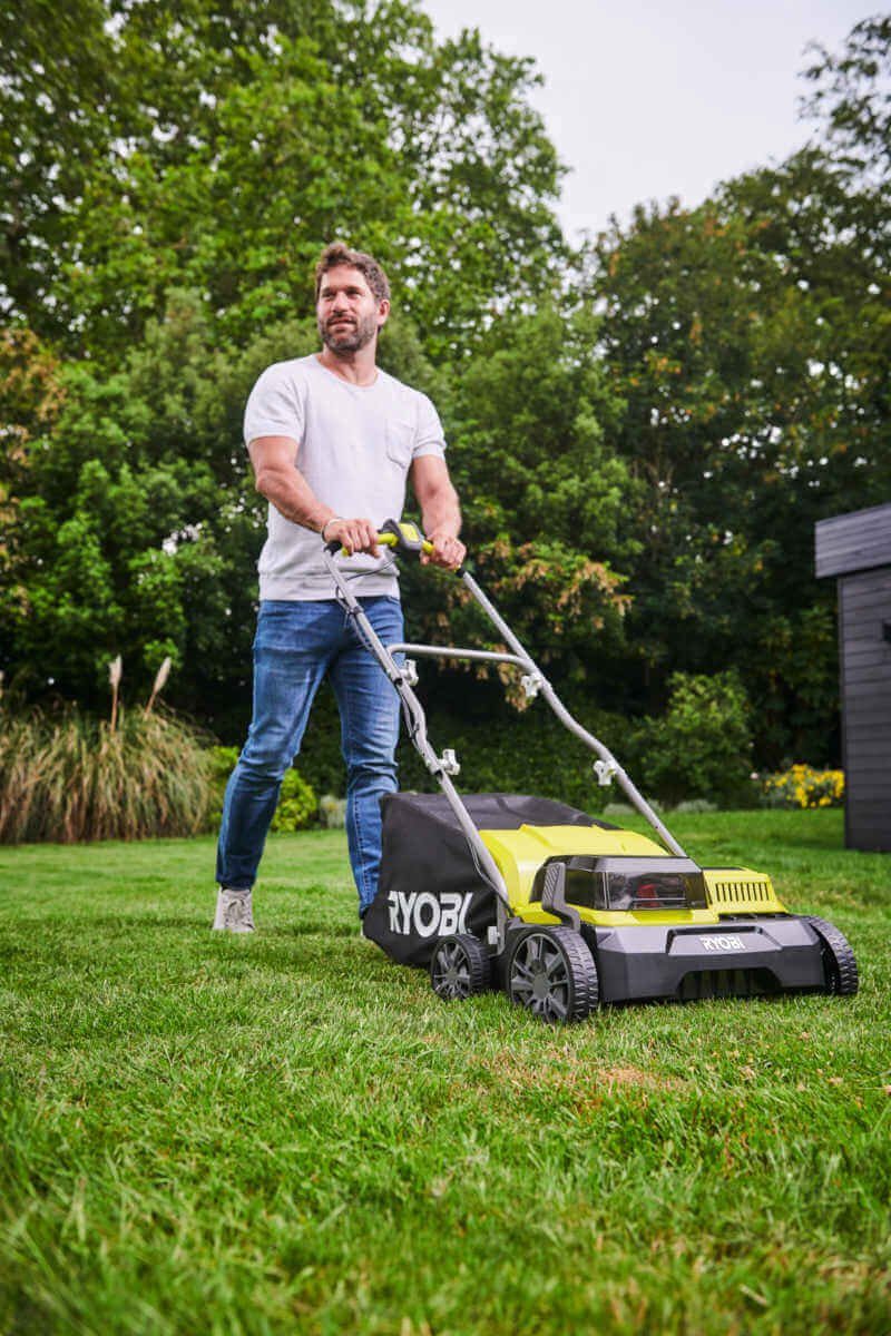 RYOBI Akku-Vertikutierer Akku-Vertikutierer mit 2 x 4,0 Ah Akkus & Ladegerät 18V ONE+, Rasenlüf, 35.00 cm Arbeitsbreite