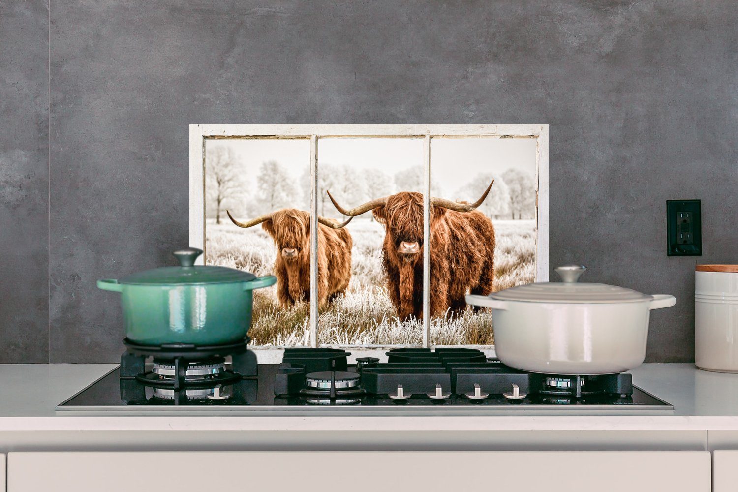 MuchoWow Küchenrückwand Scottish aus Wandschutz, - - Highlander Ansicht küchen Temperaturbeständig 60x40 Kuh, (1-tlg), Herdblende cm