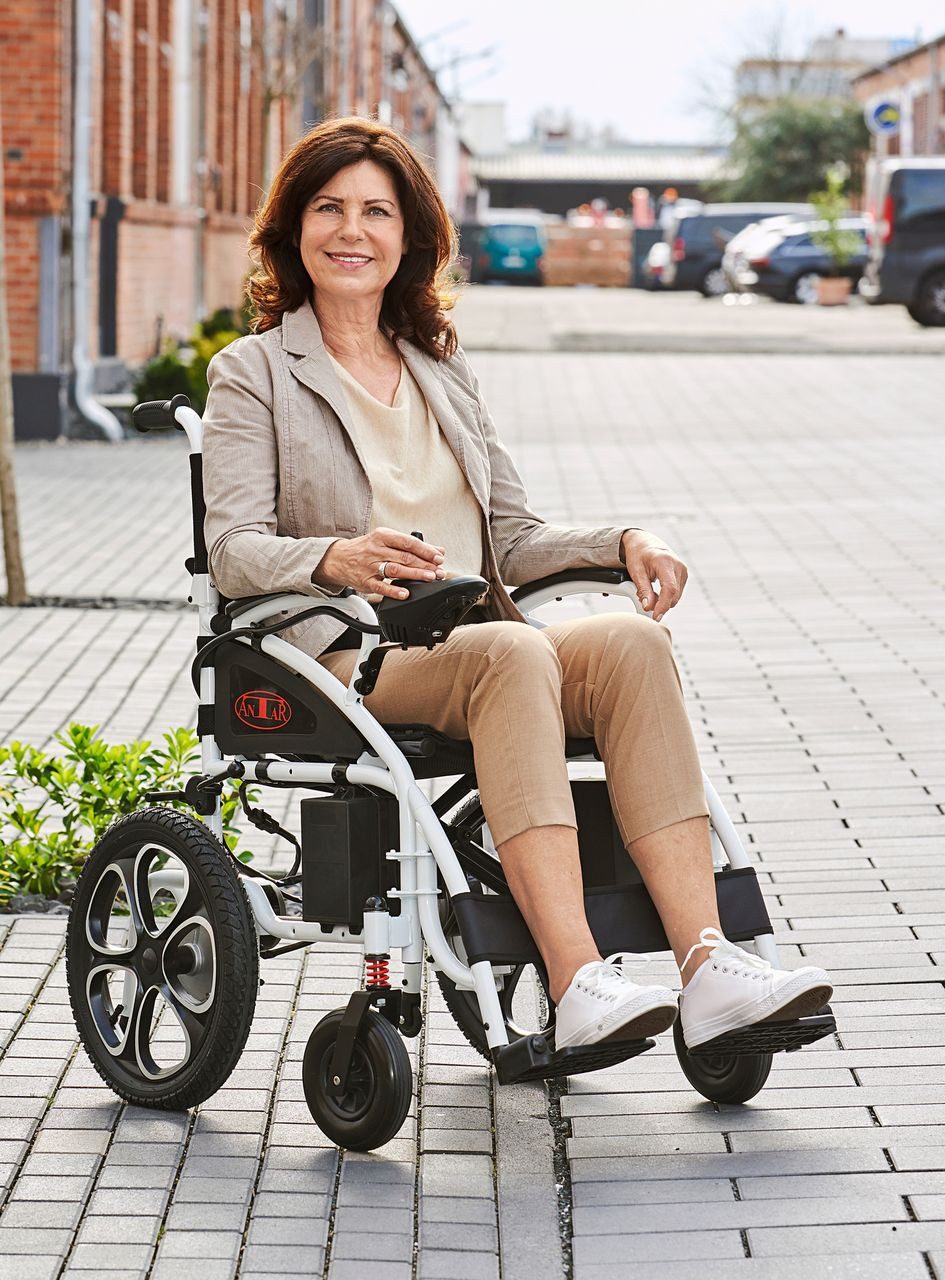 Antar Elektromobil Elektrorollstuhl AT52304 250 Watt Lithium-Ionen-Akku faltbar, 6 km/h