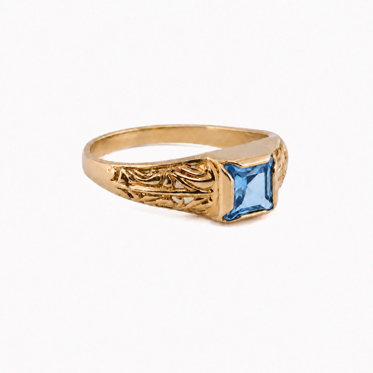 Sogni d'oro Goldring mit Blautopas, Gelbgold 375