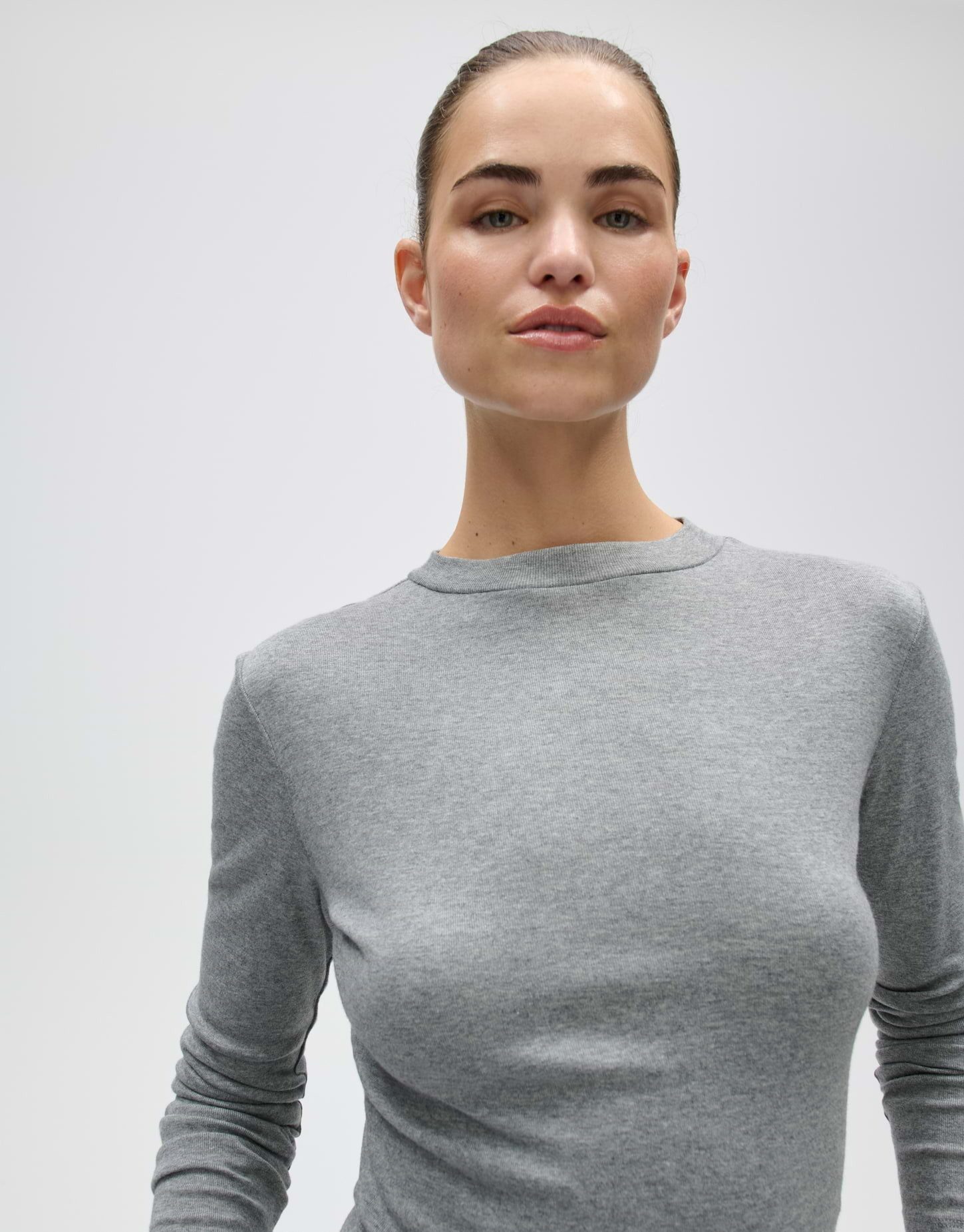 OPUS Longsleeve Sylivia aus weichem Jersey Figurbetonter Schnitt mit kleinem Stehkragen – Bild 4 von 5