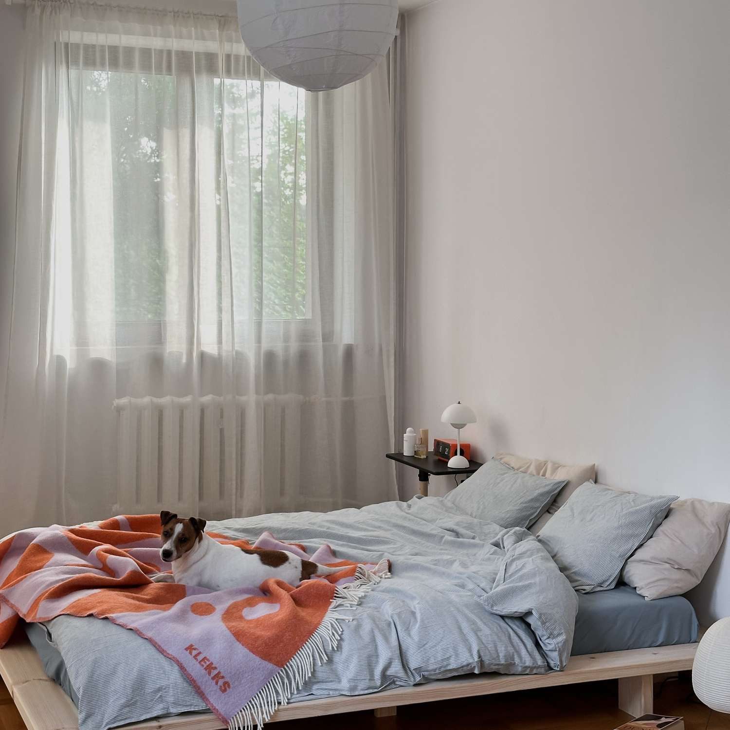 Karup Design Bettgestell Bettgestell JAPAN BED Futonbett aus FSC®-zertifiziertem Massivholz (Mit Lattenrost), zeitlos, bequem & in mehreren Farben und Größen erhältlich.