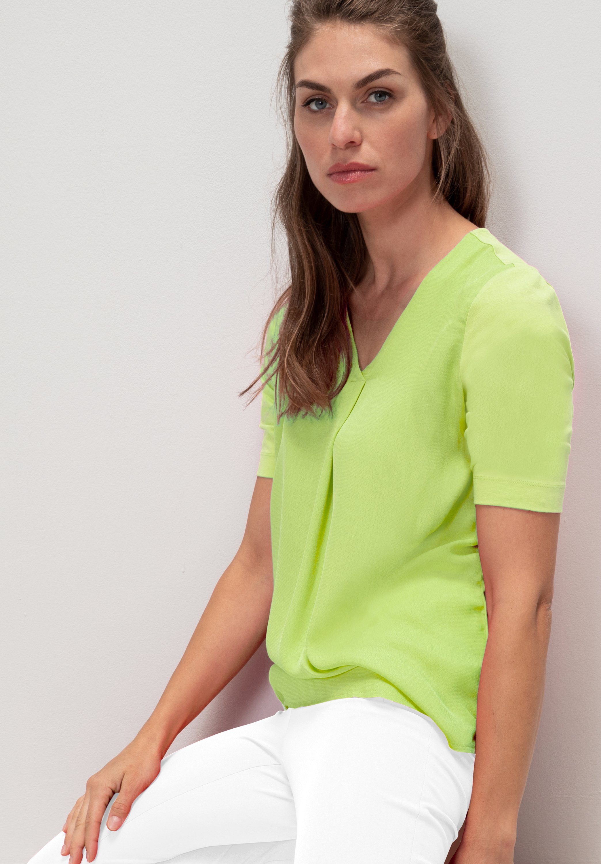 bianca Blusenshirt EDIRA im cleanen citron mit angesagten Details Look