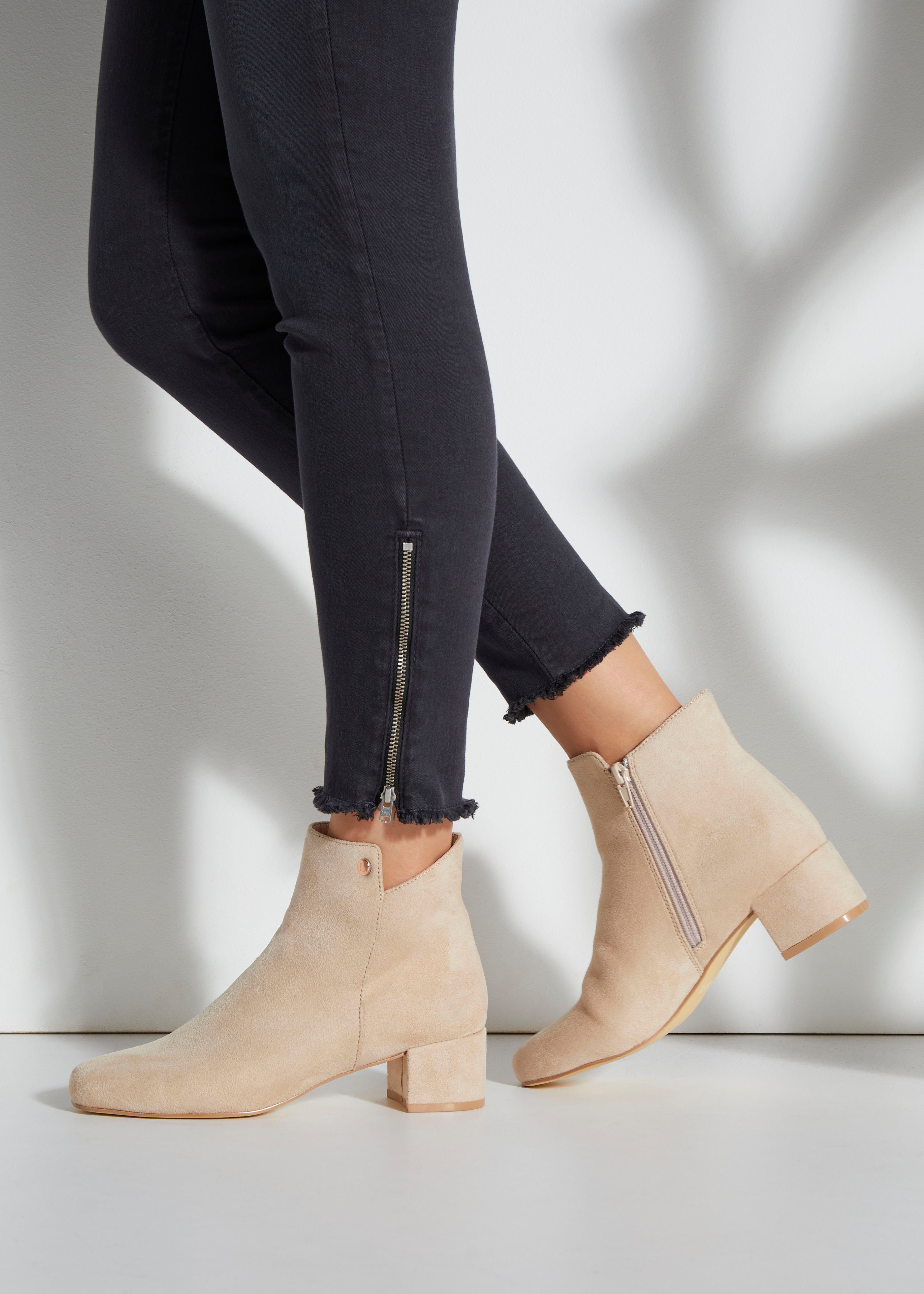 LASCANA Sommerstiefelette Stiefelette mit bequemen Blockabsatz, Ankle Boots günstig online kaufen