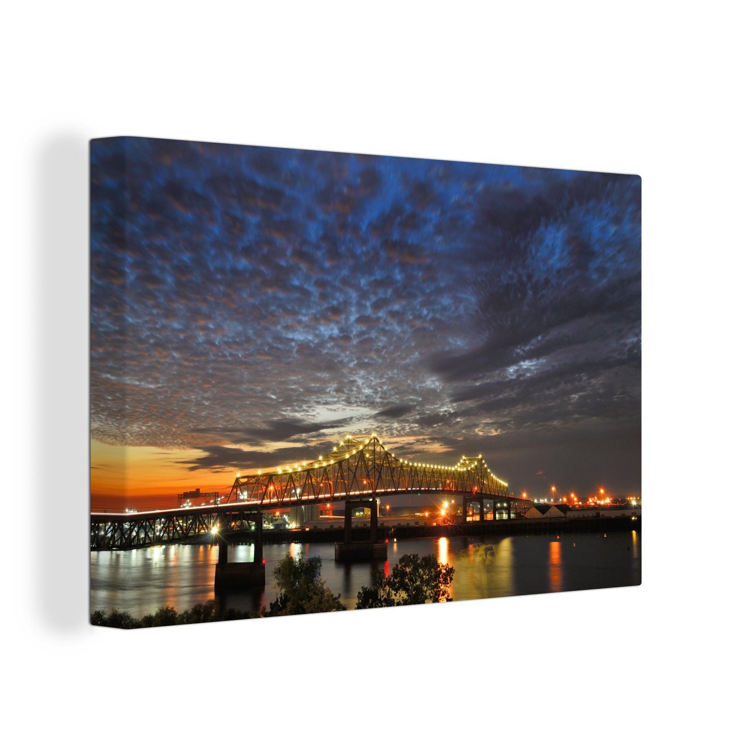 OneMillionCanvasses® Leinwandbild Die Horace Wilkinson Bridge mit Wolkenformationen in Baton Rouge, USA, (1 St), Wandbild Leinwandbilder, Aufhängefertig, Wanddeko, 30x20 cm