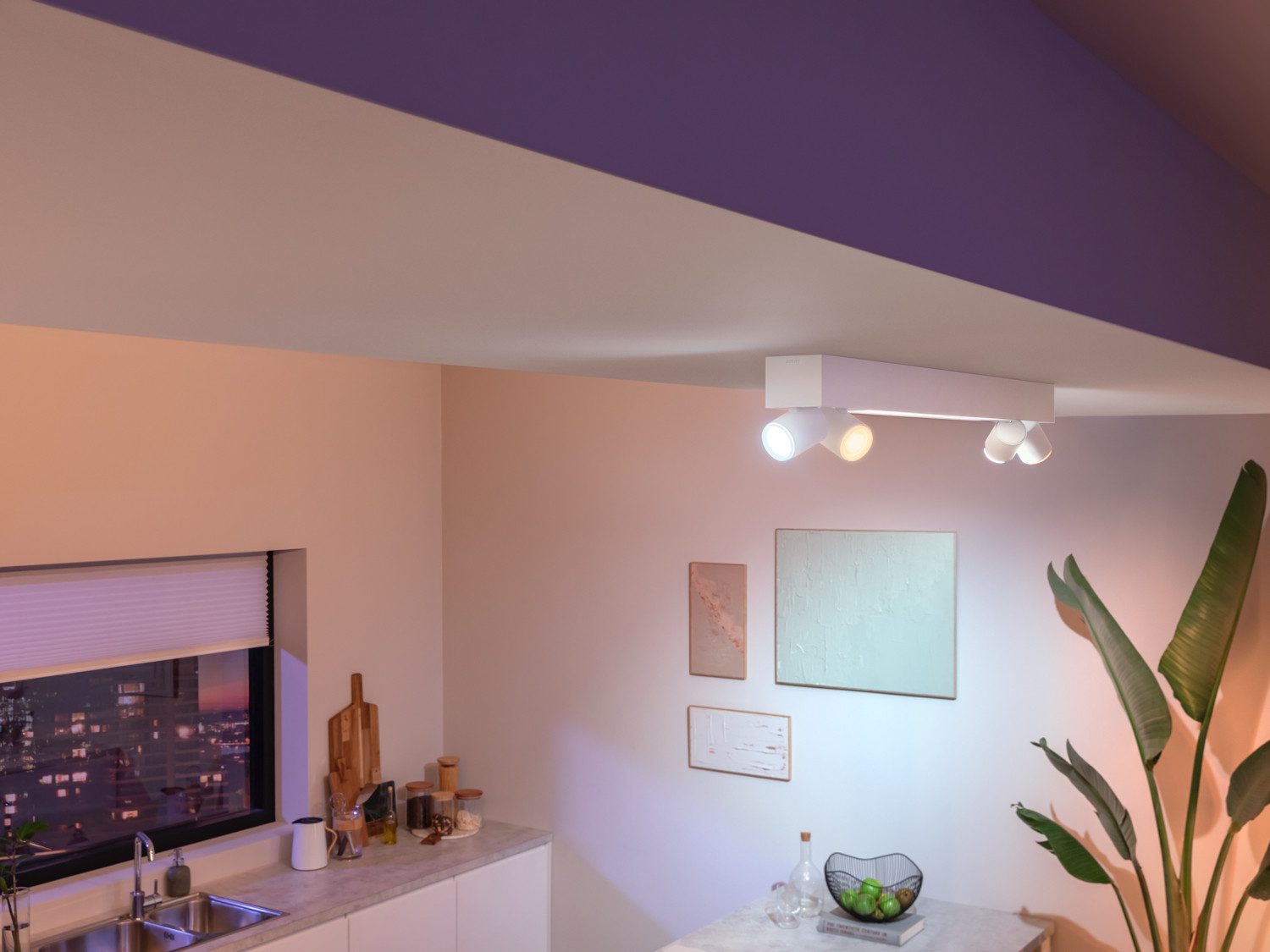 Philips Hue Smarte LED-Leuchte White & Color Ambiance Centris 4er Spot weiss, Abschaltautomatik, Bluetooth, CCT - über Fernbedienung, Dimmfunktion, Farbsteuerung, Farbwechsel, Leuchtdauer einstellbar, Memoryfunktion, Nachtlichtfunktion, RGB, Smart Home, Timerfunktion, dimmbar über Fernbedienung, erweiterbar, mehrere Helligkeitsstufen, LED wechselbar, RGB, Dimmfunktion