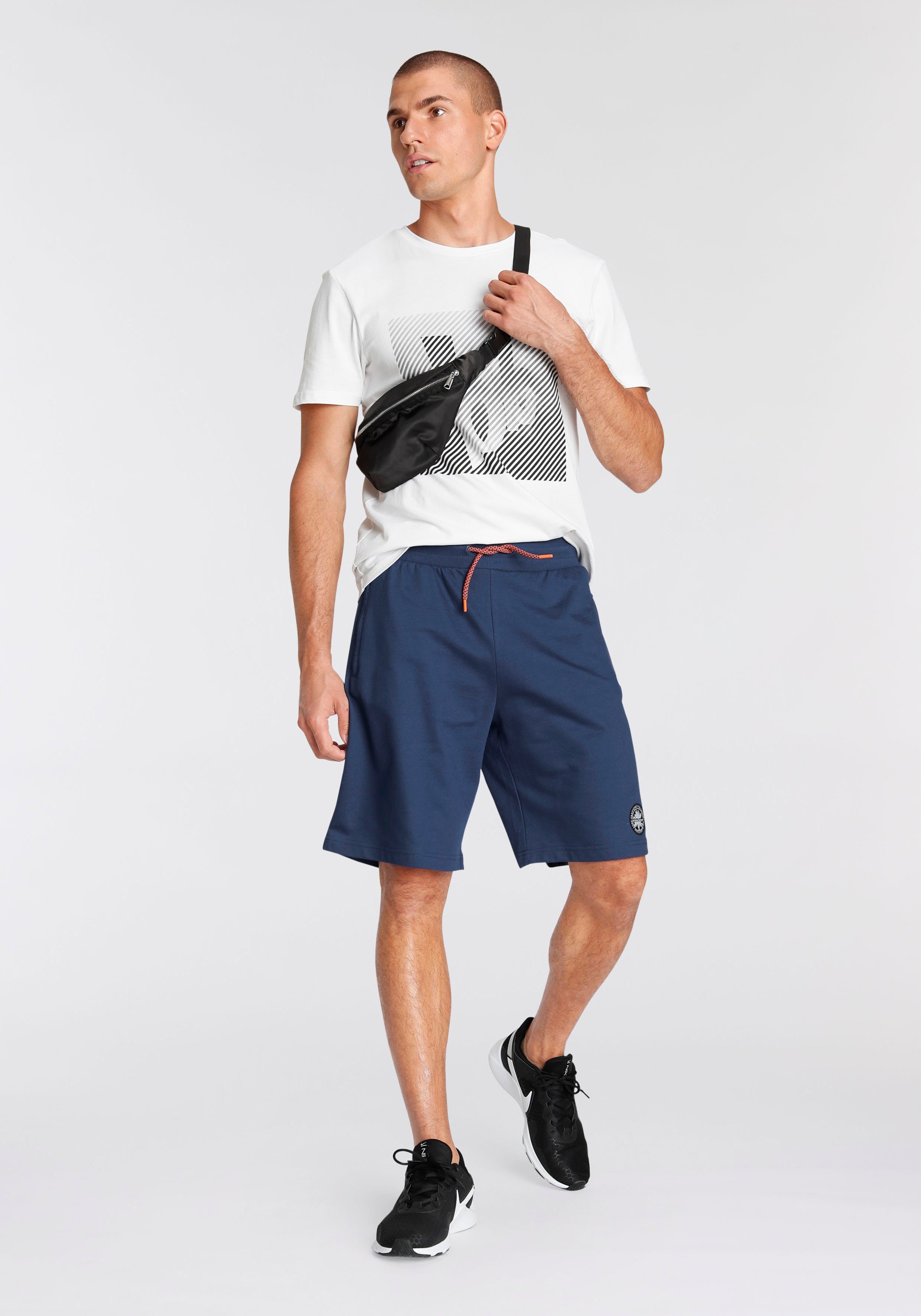 Bruno Banani T-Shirt (Spar-Set, 2er-Pack) Kurzarm, schmal geschnitten, aus Single Jersey