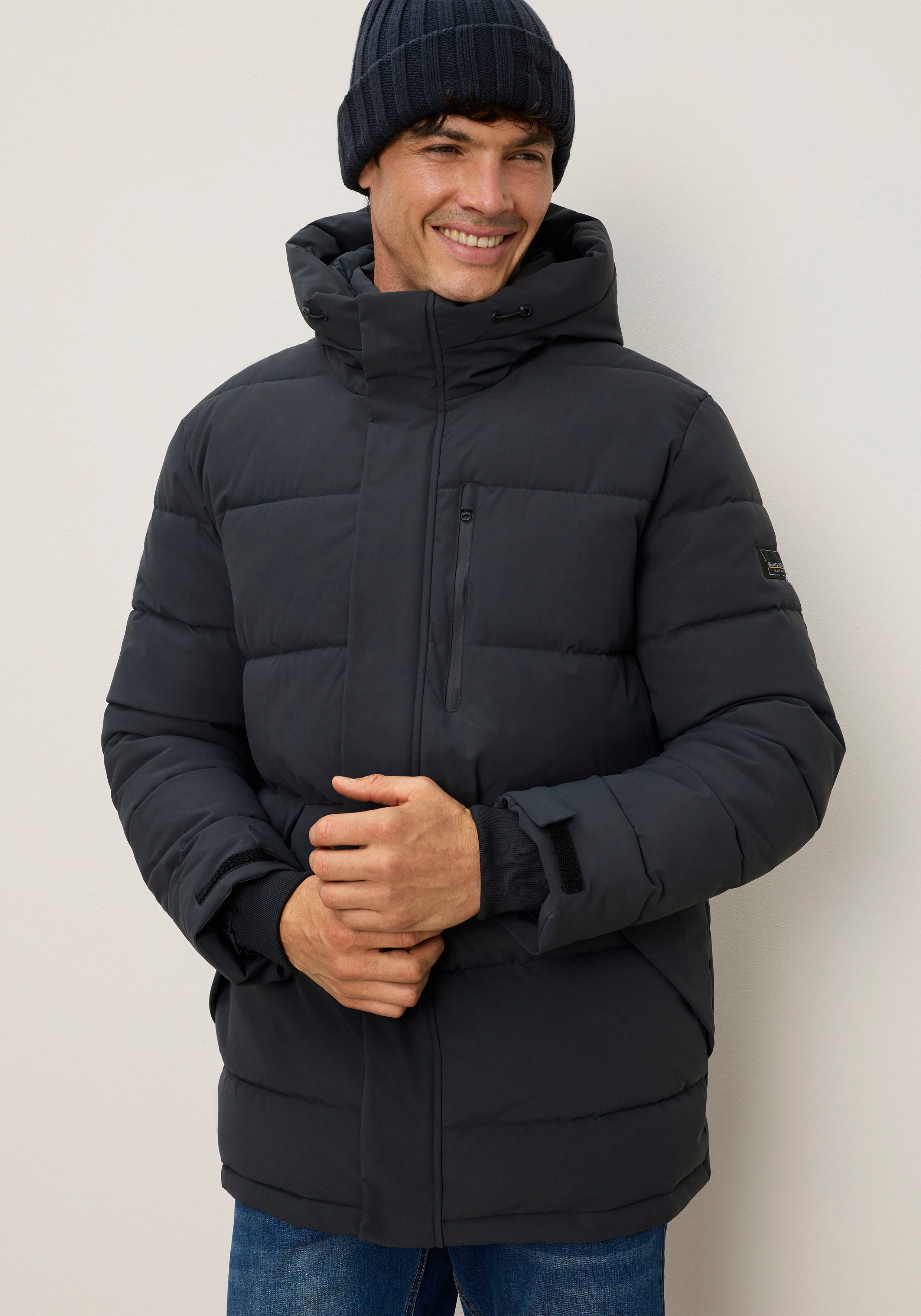 Bruno Banani Winterjacke Steppjacke mit Kapuze mit Funktion