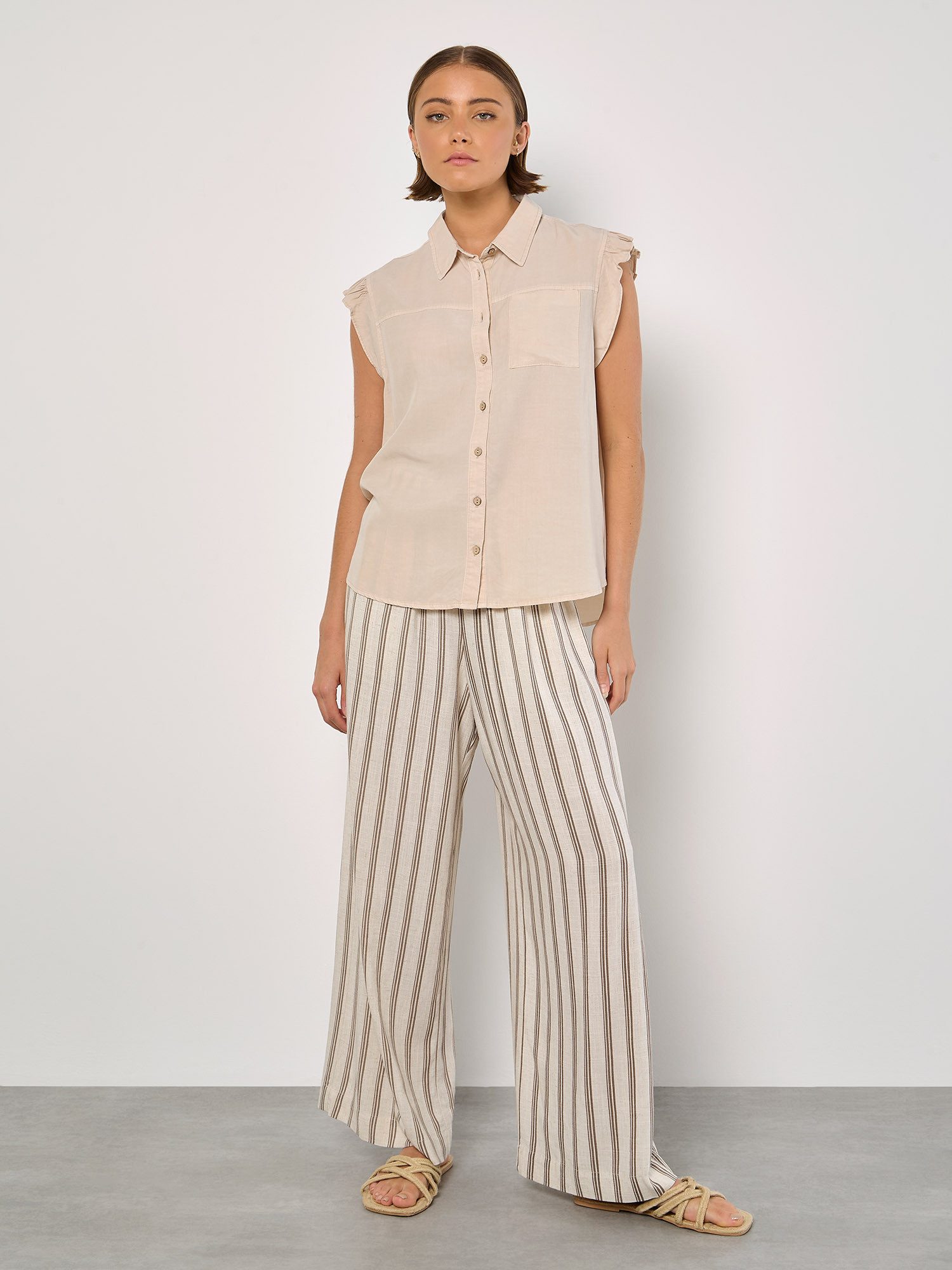 Apricot Blusentop Bluse mit Rüschensaum, mit Brusttasche günstig online kaufen