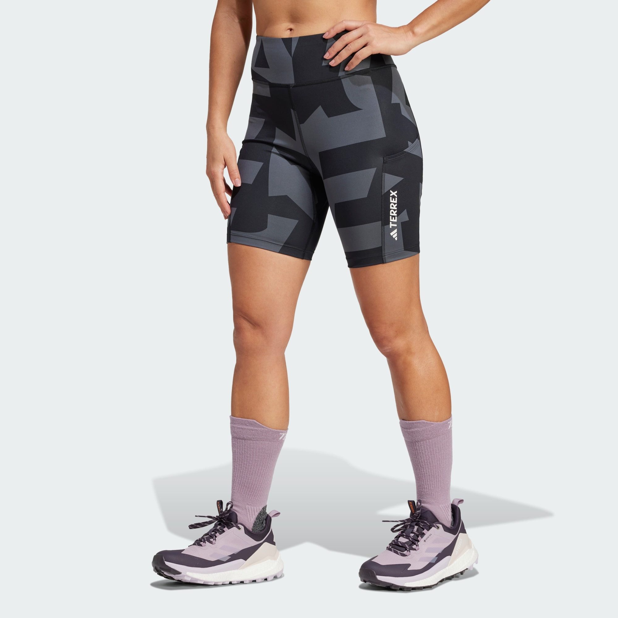adidas TERREX Trekkingshorts TERREX MULTI 8-INCH PRINTED KURZE LEGGINGS (1- günstig online kaufen