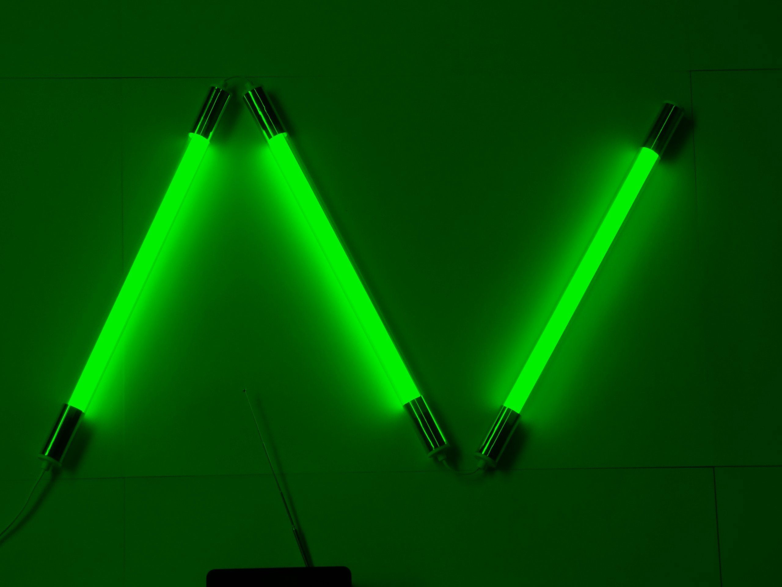 XENON LED Wandleuchte 9231 LED Stab Leuchte DEL 3 x 9 Watt Leuchtstäbe a 65 cm grün, LED Röhre T8, Xenon / Grün