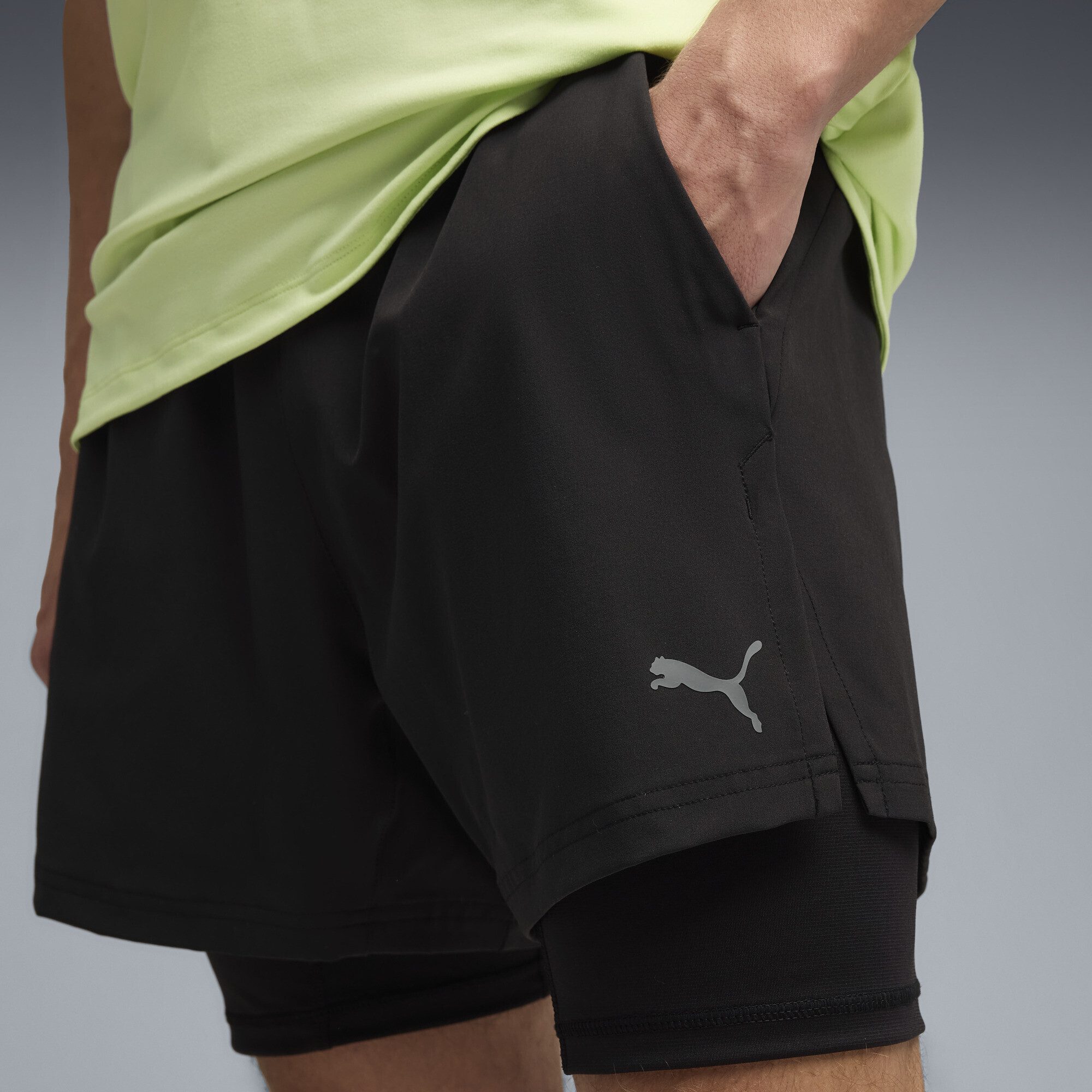PUMA Trainingsshorts PWRMODE 2-in-1 Stretch Gewebte Shorts Herren