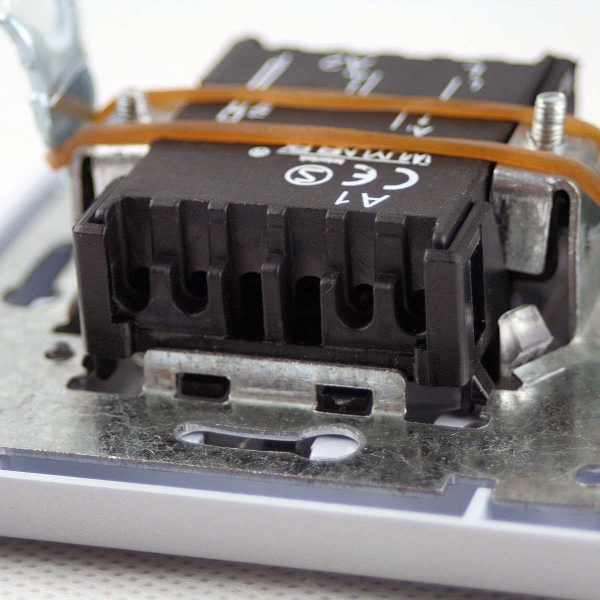 ChiliTec DELPHI Schalter 250V~/ 10A, Klemmanschluss silber Unterputzschalter