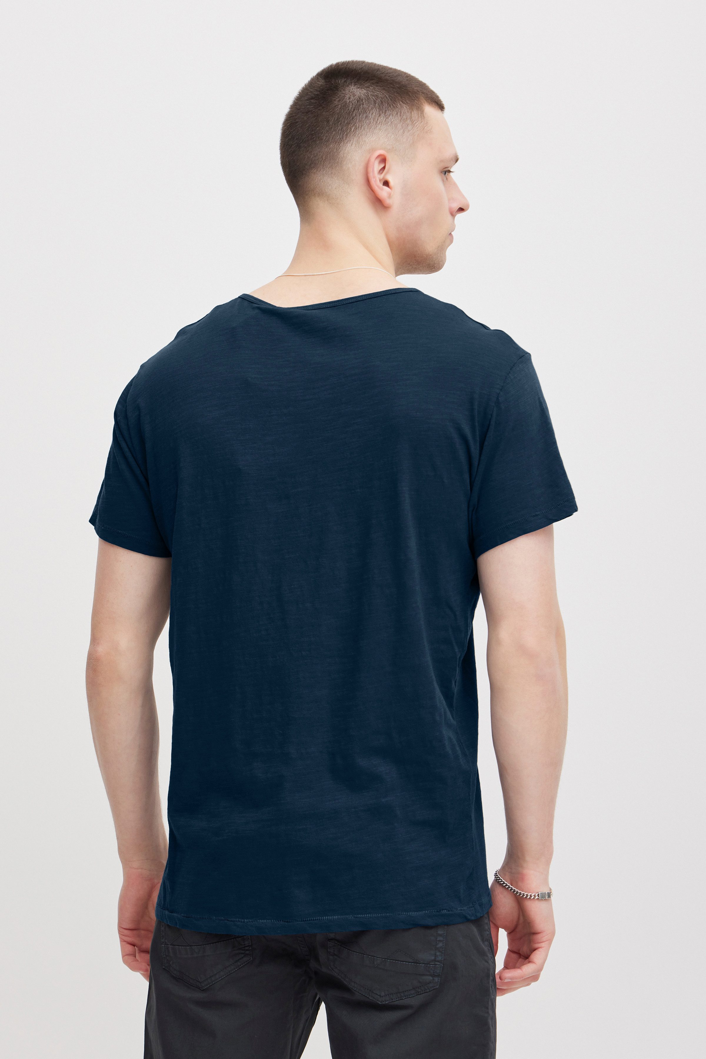 Blend T-Shirt BHAshton split neck tee mit Deko-Knopfdetail am Ausschnitt günstig online kaufen