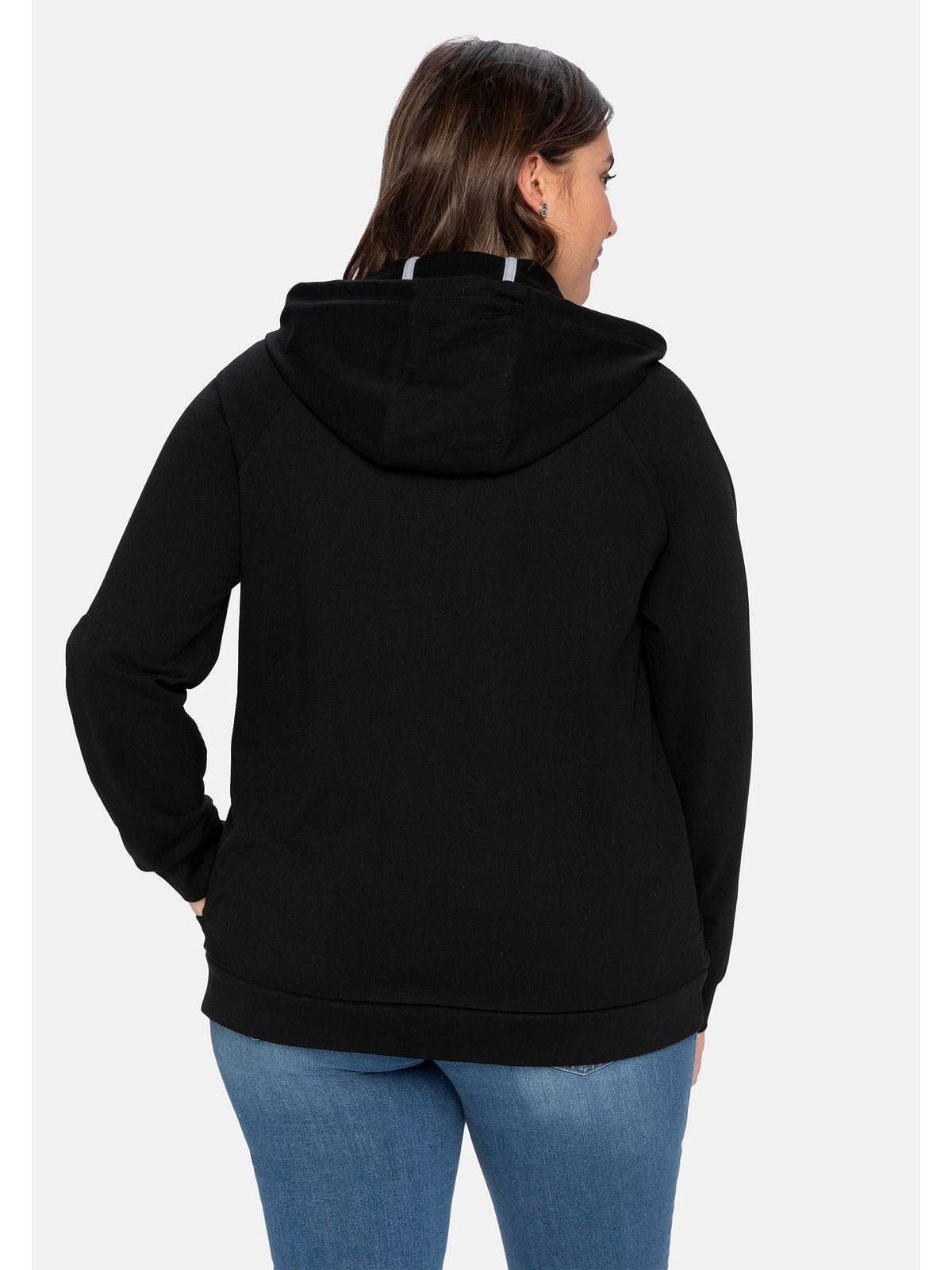 Sheego Kapuzensweatjacke Große Größen mit Flockprint und Eingrifftaschen