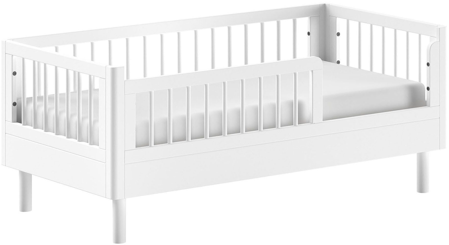 Vipack Kinderbett Forrest Juniorbett 70/140 cm, mit Sprossen, Buche massiv (B/H/T ca.: 144x60x74 cm, mit Lattenrost, weiß lackiert), vorne mit Absturzschutz u. niedriger Betteinstieg