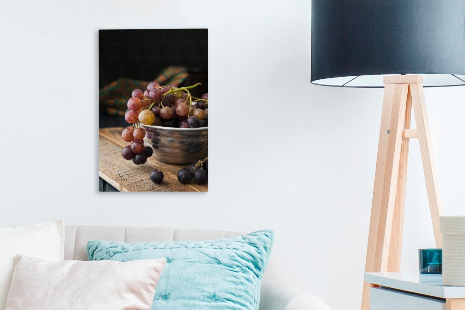 Leinwandbild von bespannt Zackenaufhänger, Weintrauben roten inkl. Bild Metallschale, fertig 20x30 Leinwandbild (1 St), in Gemälde, Künstlerisches cm OneMillionCanvasses®