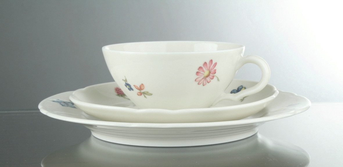 Seltmann Weiden Teeservice Geschirr-Set, 18 Teile, Marieluise Blütenmeer (18-tlg), 6 Personen, Porzellan, Teetassen, Teller, Untertassen, Made in Germany 18 Teile, 6 Personen