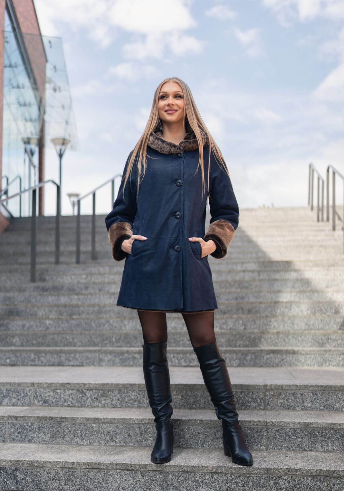 Hollert Winterjacke Damen Lammfelljacke Aurelie Blau mit Kapuze günstig online kaufen
