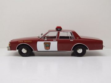 GREENLIGHT collectibles Modellauto Chevrolet Caprice Minnesota State Trooper 1987 rot Fargo Modellauto, Maßstab 1:18