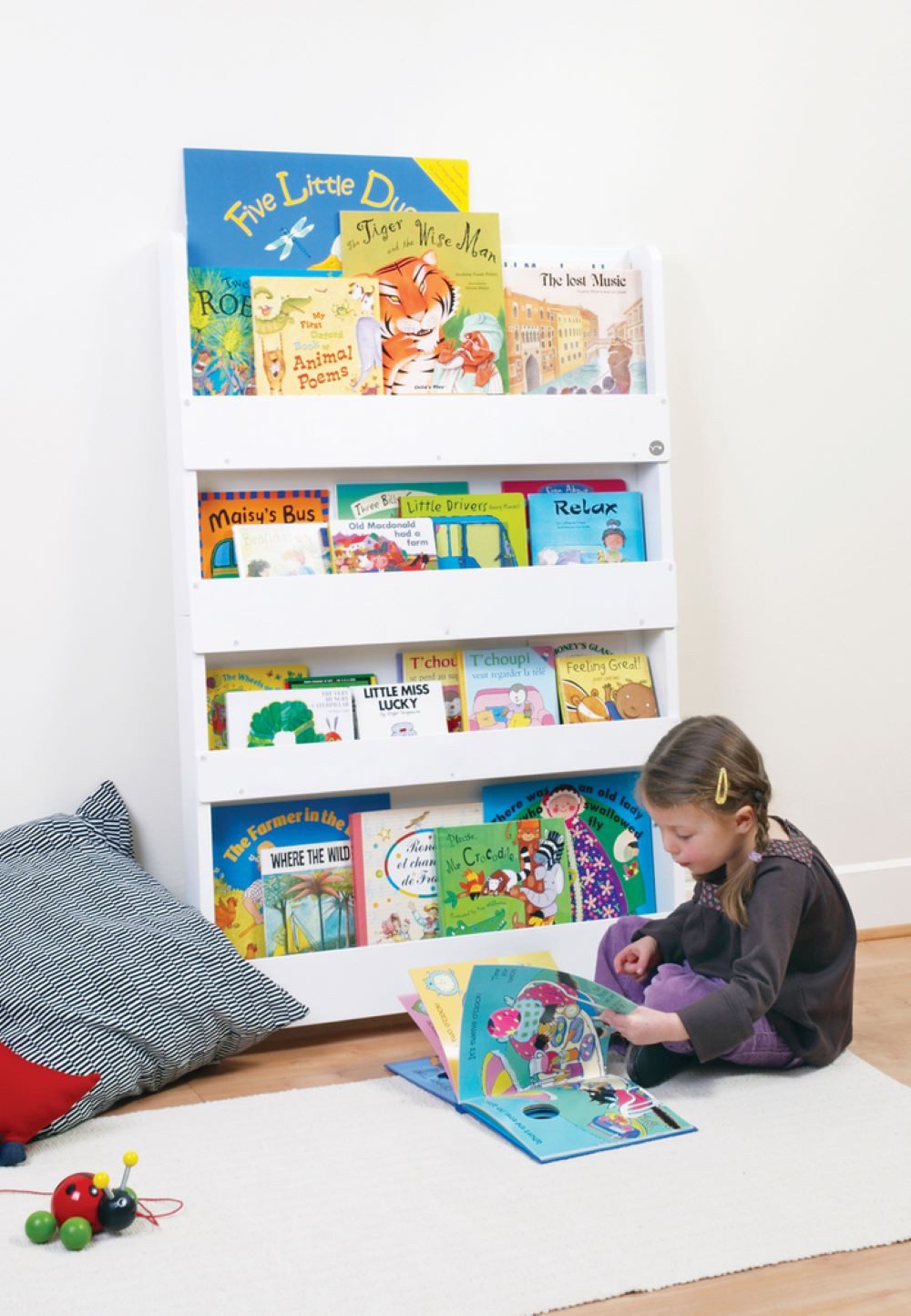 Tidy Books Bücherregal weiß, mit oder ohne Buchstaben für Kids - auch für Arztpraxen super
