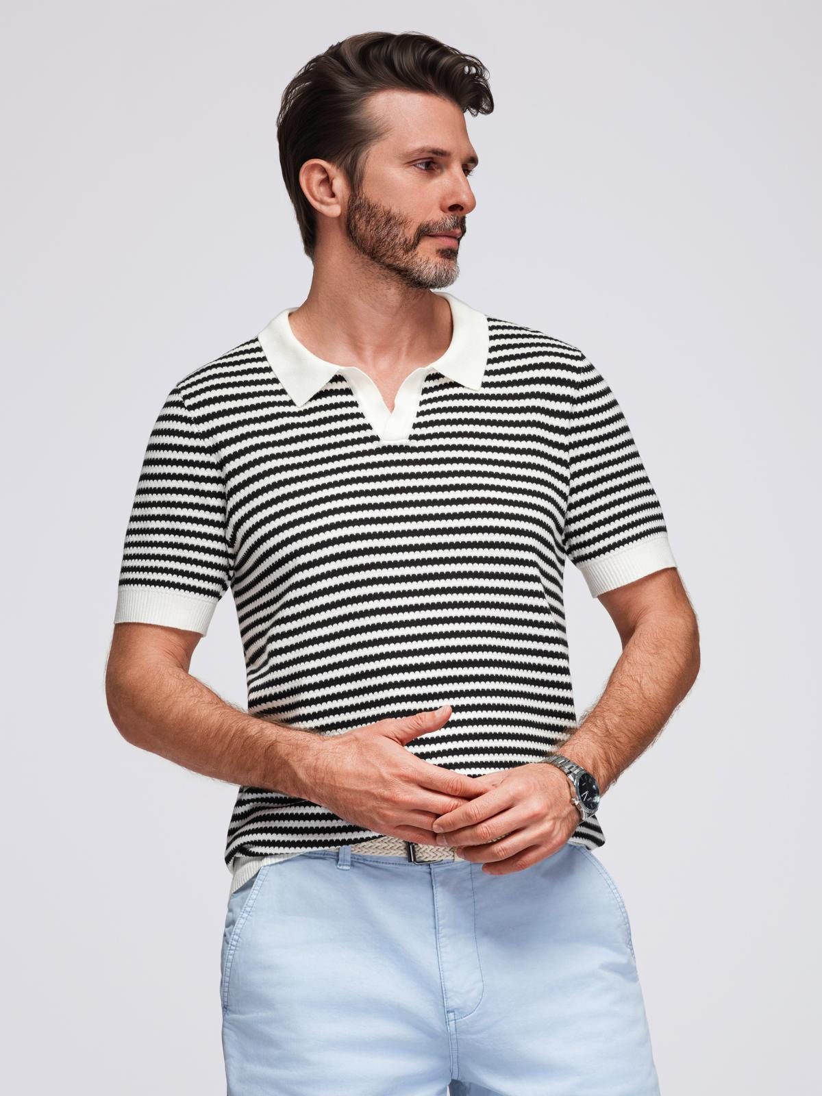 Poloshirt Gestricktes knopfloses Herren-Poloshirt mit marinefarbenen Streifen