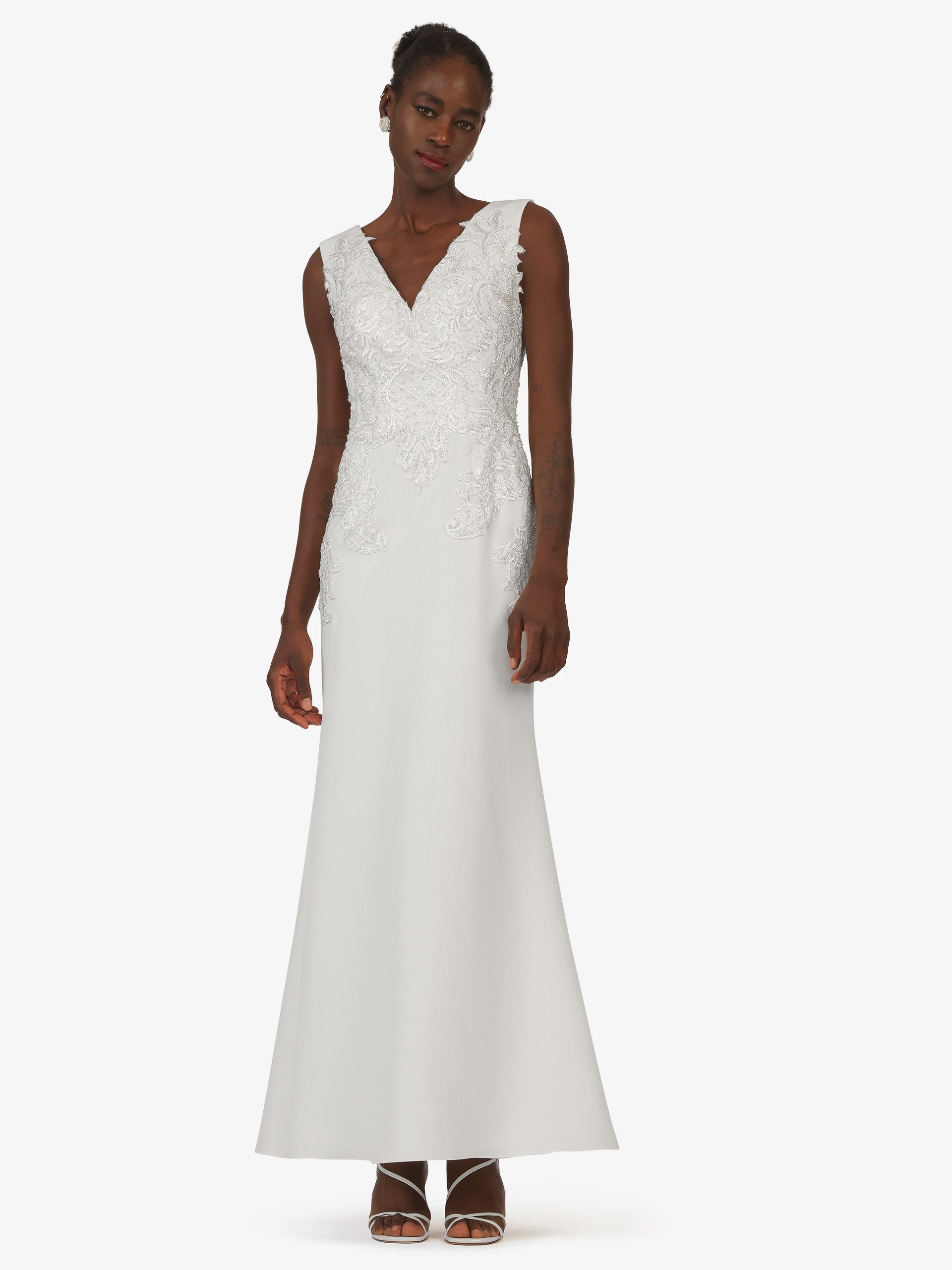 Kraimod Brautkleid mit V-Ausschnitt und Ornamentspitze günstig online kaufen