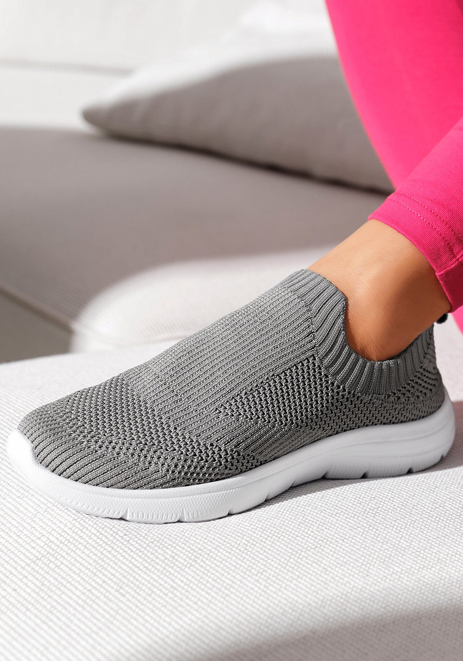 LASCANA Slip-On-Sneaker, Sneaker Slipper, Halbschuh ultraleicht und zum Rei günstig online kaufen