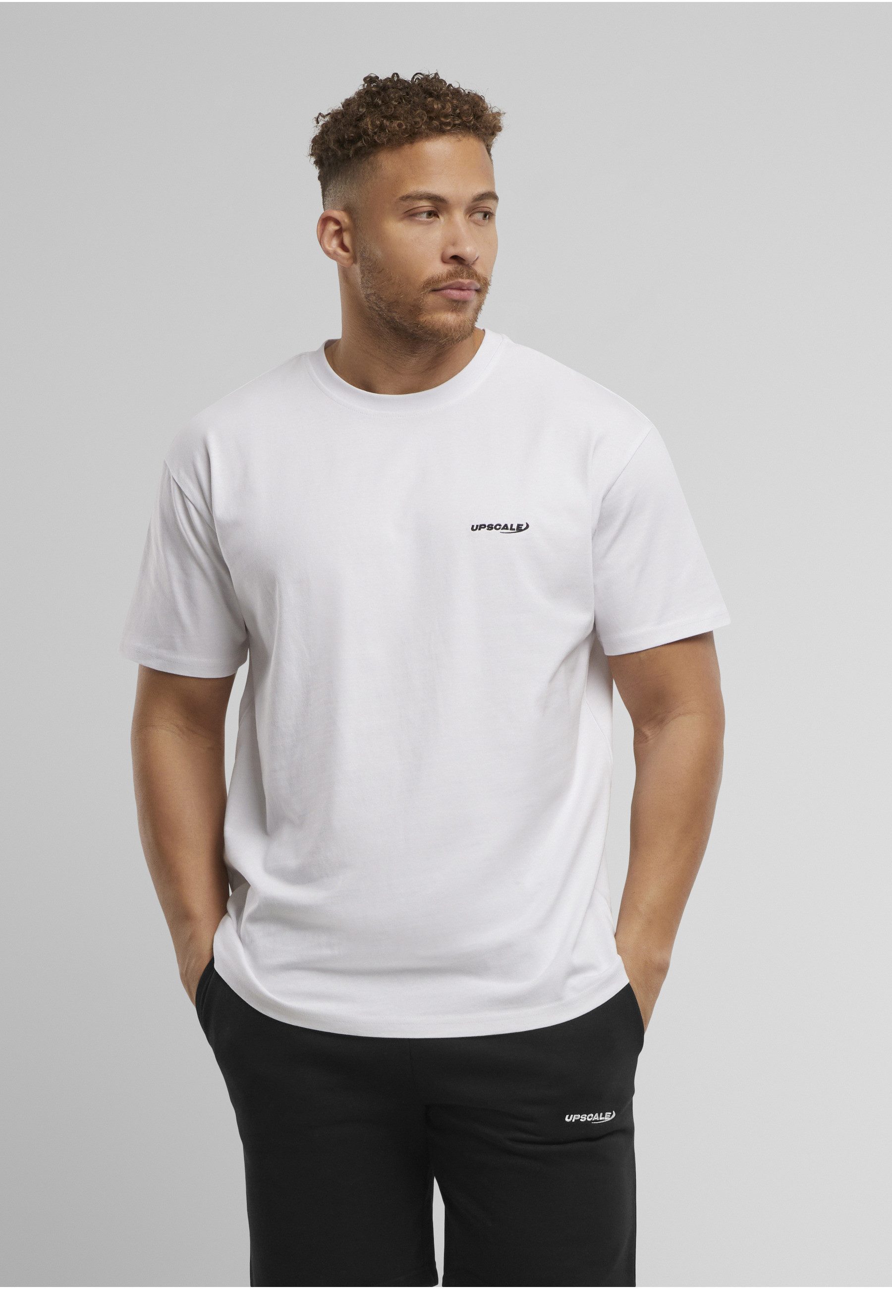 Upscale by Mister Tee T-Shirt Upscale by Mister Tee Upscale Core EMB Oversize Tee (1-tlg)
