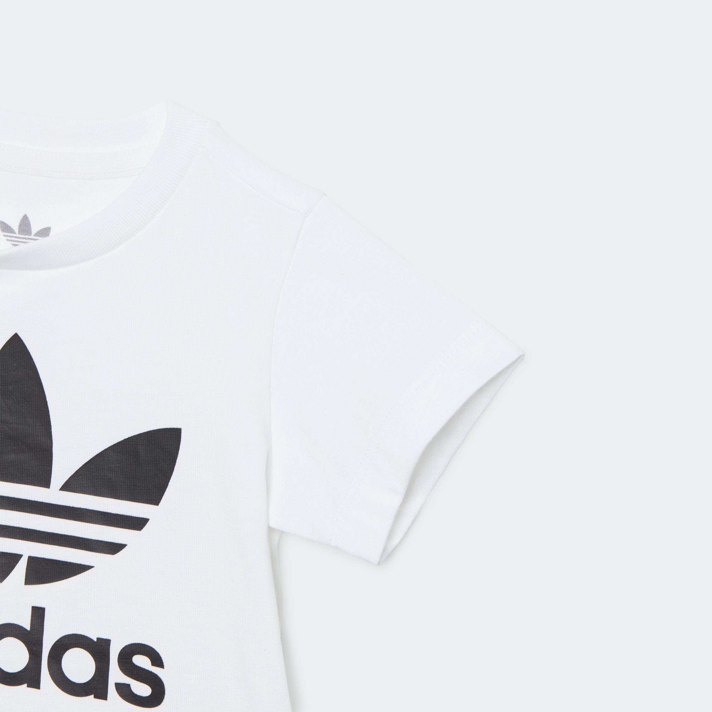 adidas Originals T-Shirt TREFOIL TEE für Babys, sportlicher Schnitt, mit kurzen Ärmeln, mit Knopfleiste
