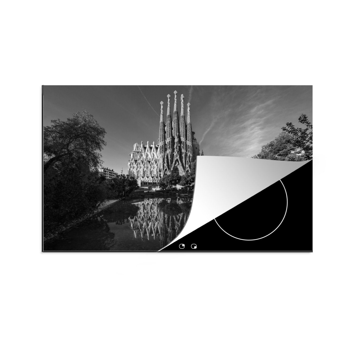 MuchoWow Herdblende-/Abdeckplatte Barcelona - Sagrada (1 küche, Induktionskochfeld Vinyl, Weiß, Schwarz die tlg), 81x52 cm, Schutz - Familia - für Ceranfeldabdeckung