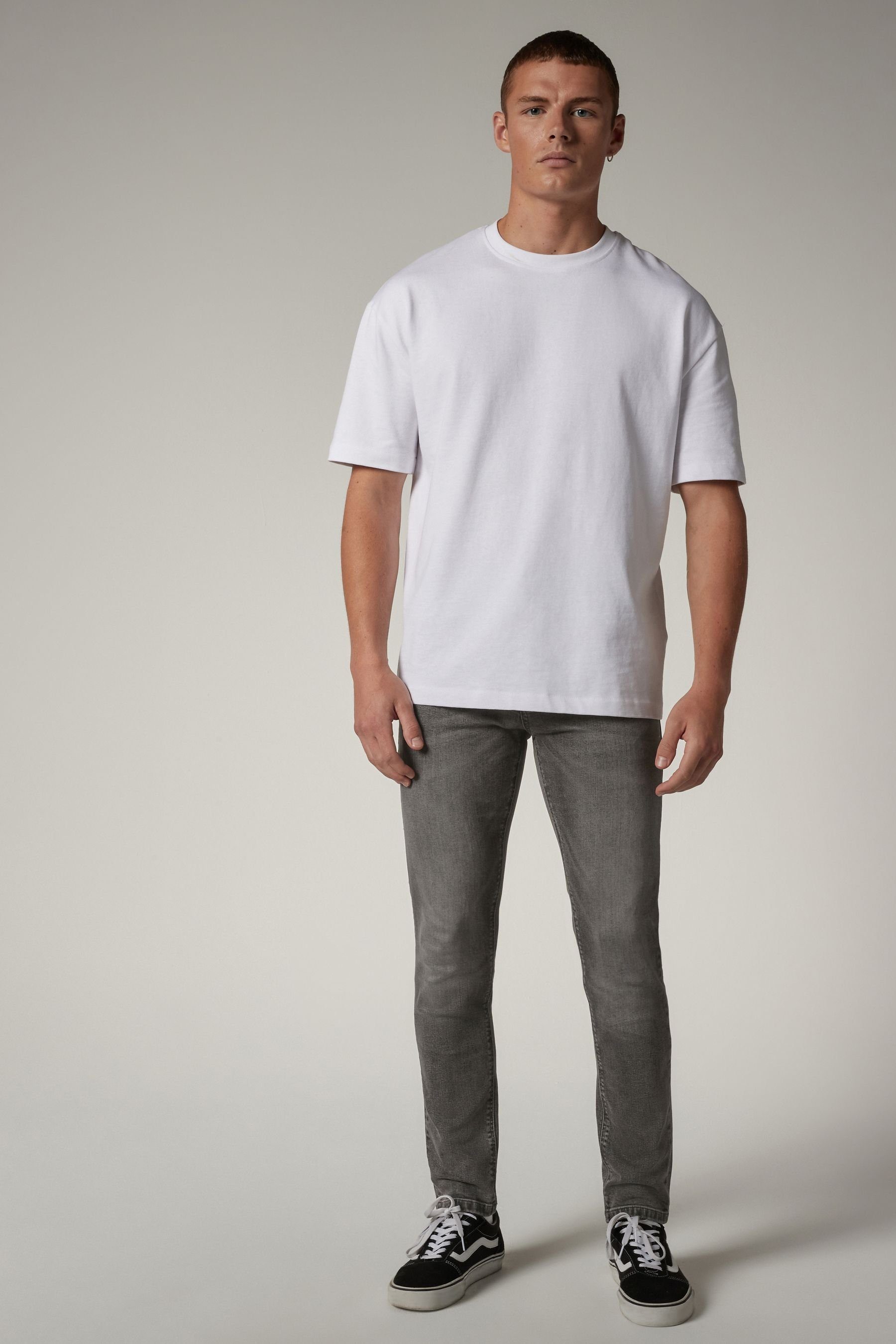 Next Skinny-fit-Jeans Skinny Fit Essential (1-tlg) Stretch mit Grey Jeans