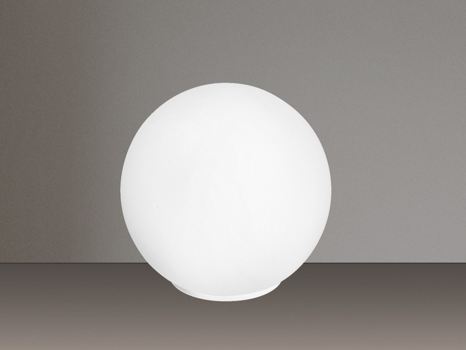 Luce Ambiente Design LED Nachttischlampe mit Glas-Kugel Lampenschirm, Ø 15cm, Dimmfunktion, LED wechselbar, Warmweiß, klein-e Kugelleuchte innen, Tischlampe inkl. E14 LED Leuchtmittel
