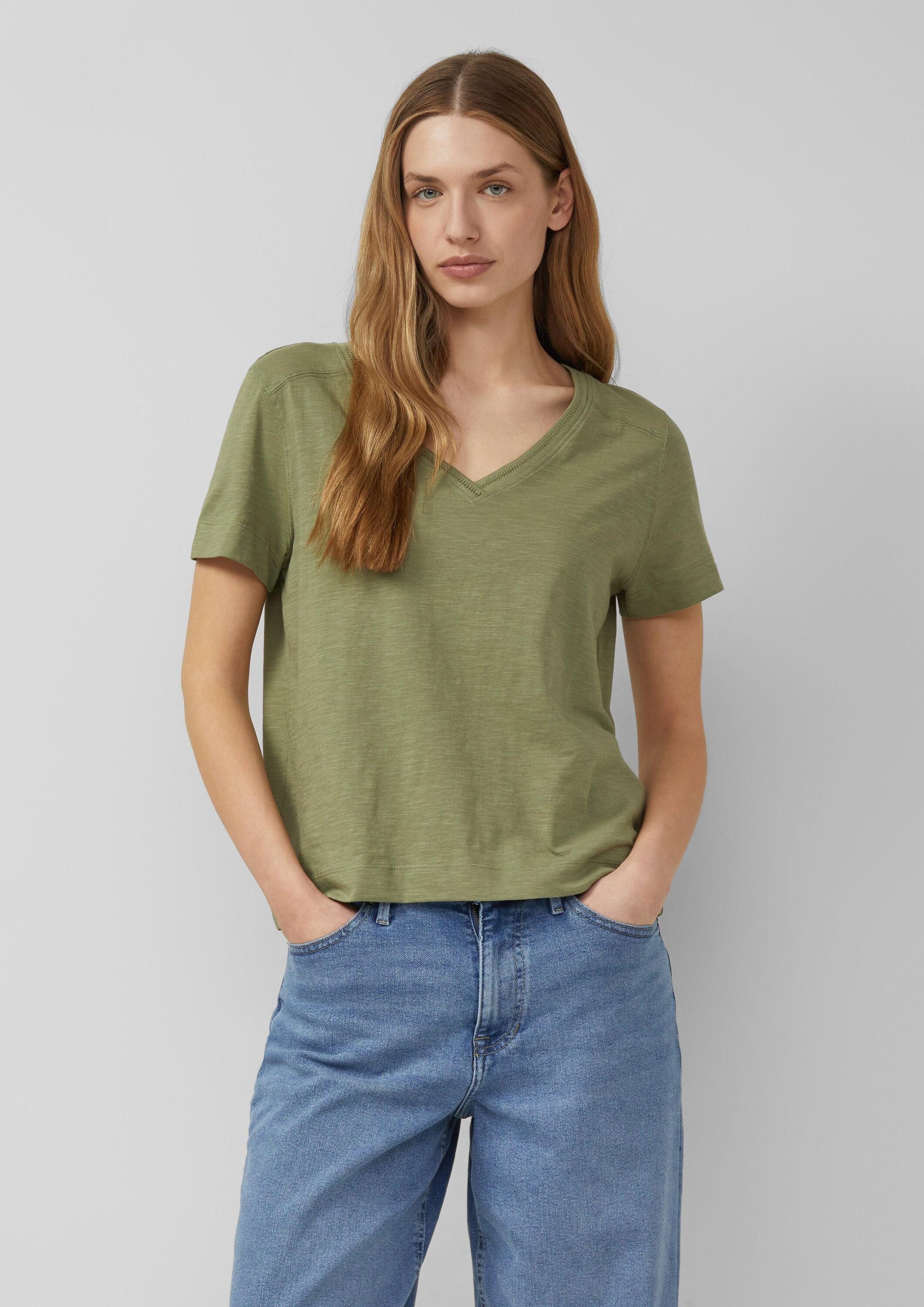 s.Oliver Kurzarmshirt T-Shirt Flammgarn-T-Shirt mit Ausschnitt-Detail