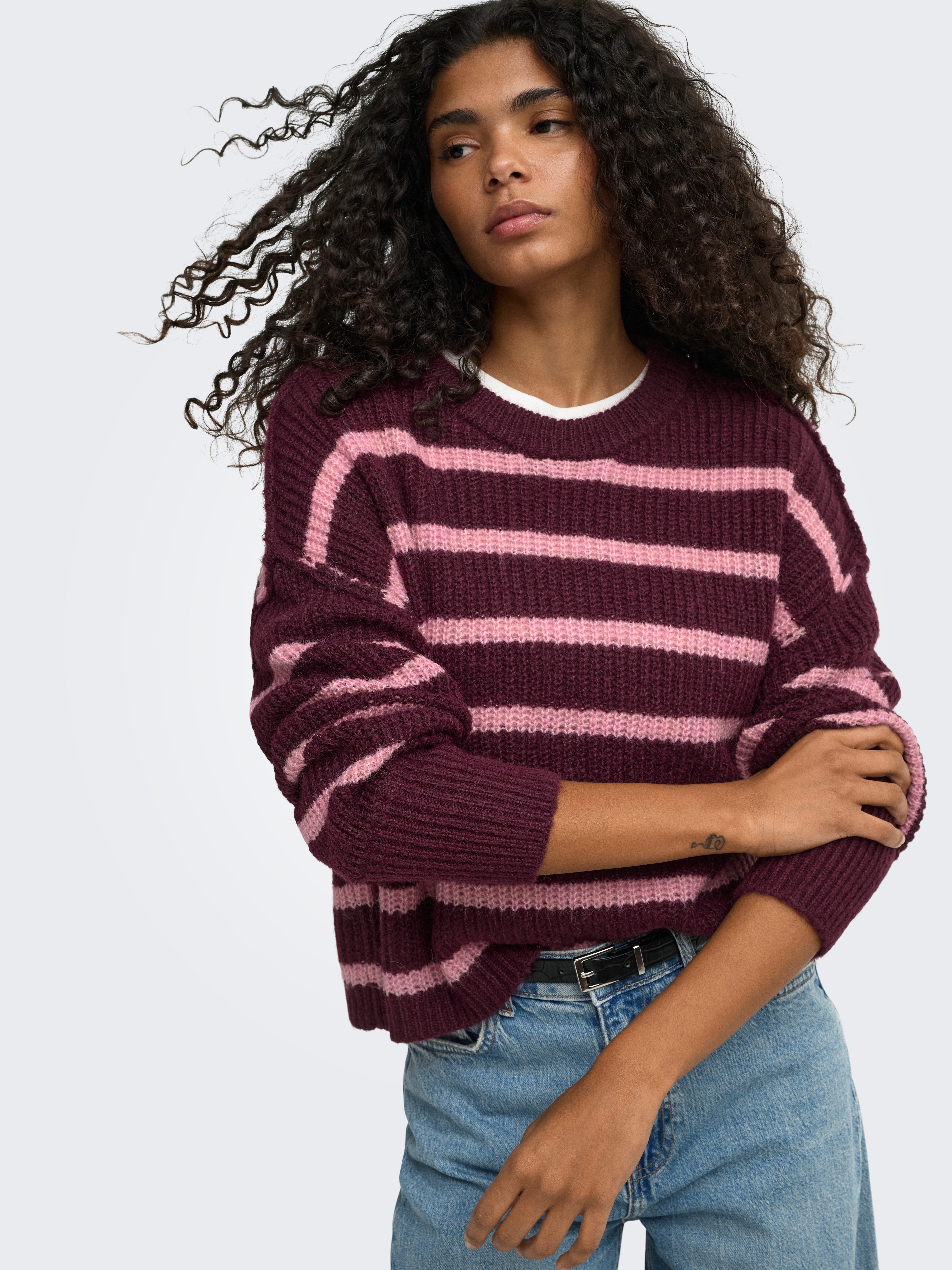 ONLY Strickpullover ONLMALLY LS DETAIL O-NECK KNT NOOS Kunstfaser, regular fit