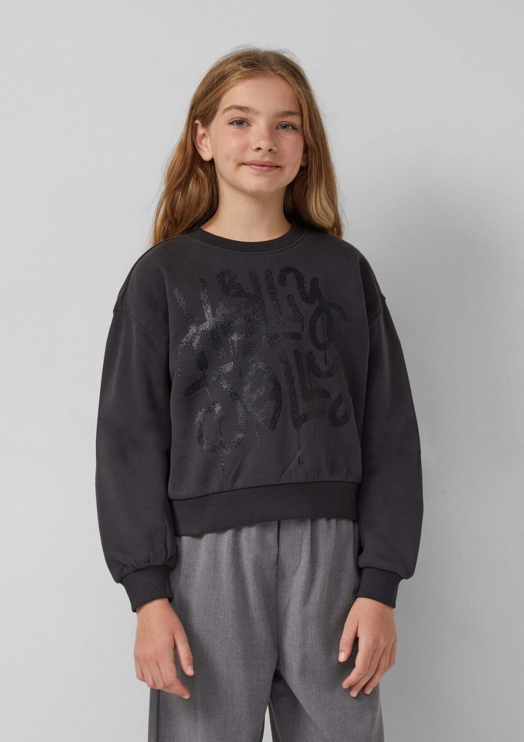 s.Oliver Sweatshirt Sweatshirt Kuscheliges Crop-Sweatshirt im Oversize Shape mit schimmerndem Print – Bild 4 von 5