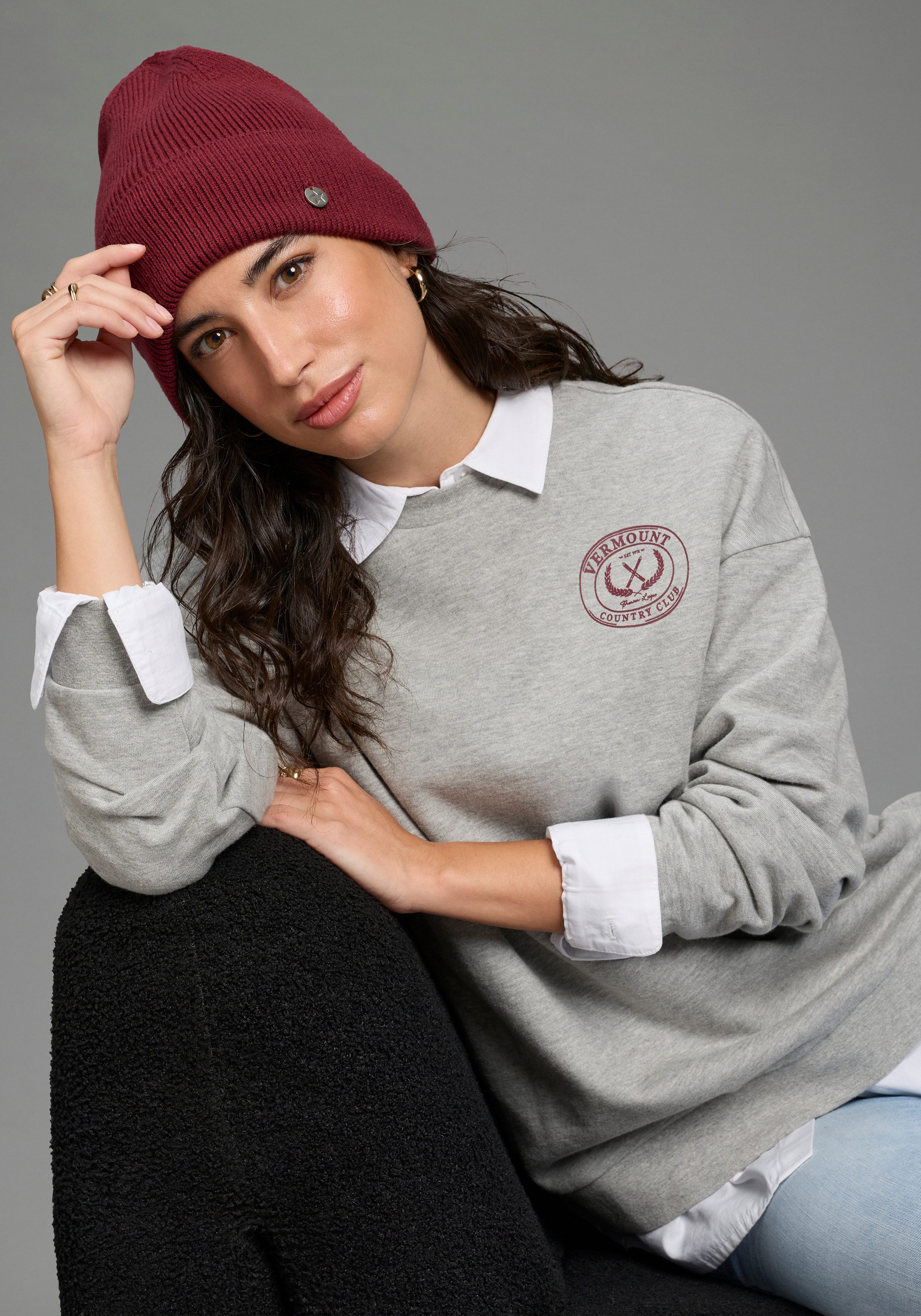 Laura Scott Sweater in klassischer Basicform mit Heritage Druck