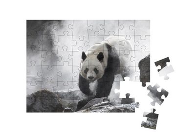 puzzleYOU Puzzle Großer Panda im Nebel, schwarz-weiß, 48 Puzzleteile, puzzleYOU-Kollektionen Pandas, Exotische Tiere & Trend-Tiere