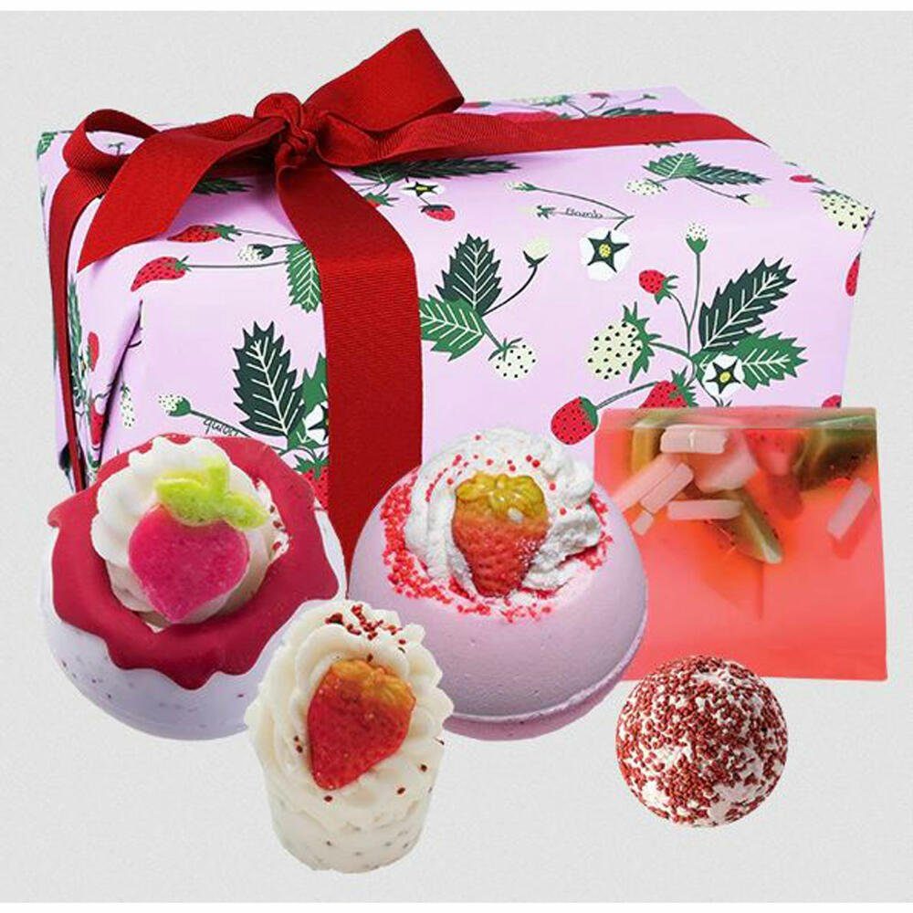 Bomb Cosmetics Pflege-Geschenkset 5-tlg. Strawberry Feels Forever Set, 5-tlg.