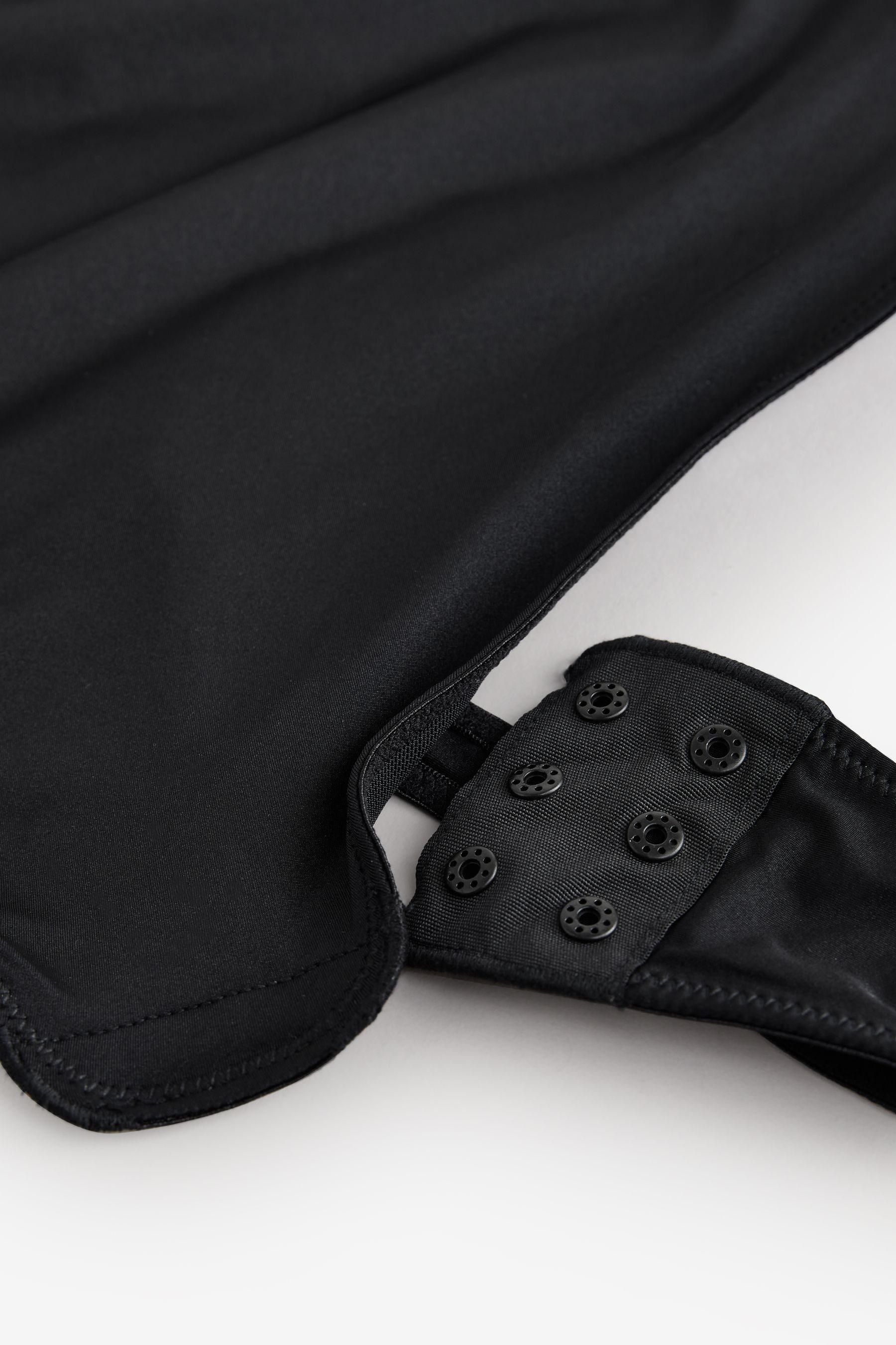 LIPSY Body Lipsy bauchfromender Bodysuit mit Stickerei (1-tlg)