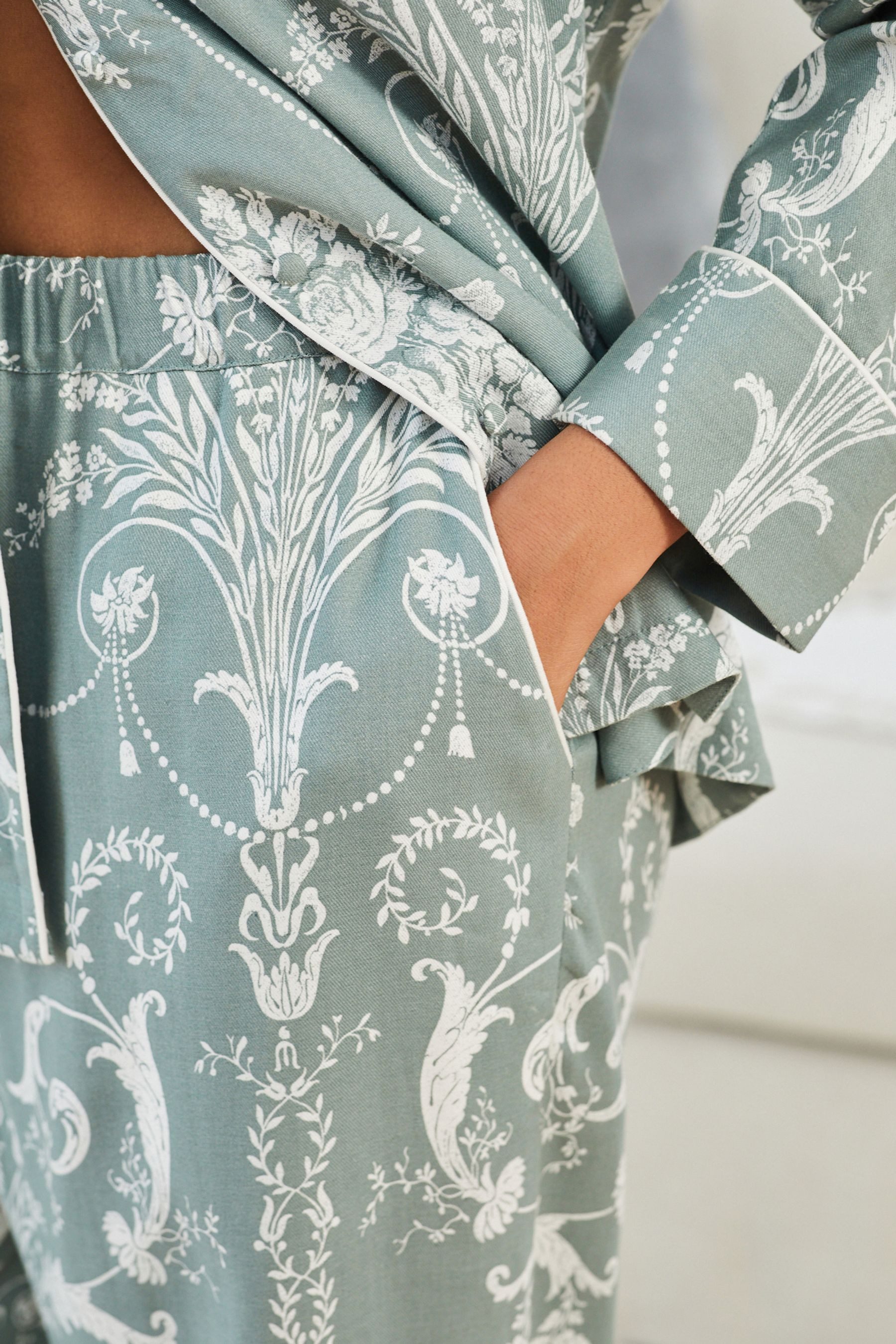 LAURA ASHLEY Pyjama Laura Ashley Josette Pyjama mit Knopfleiste (2 tlg) – Bild 5 von 5