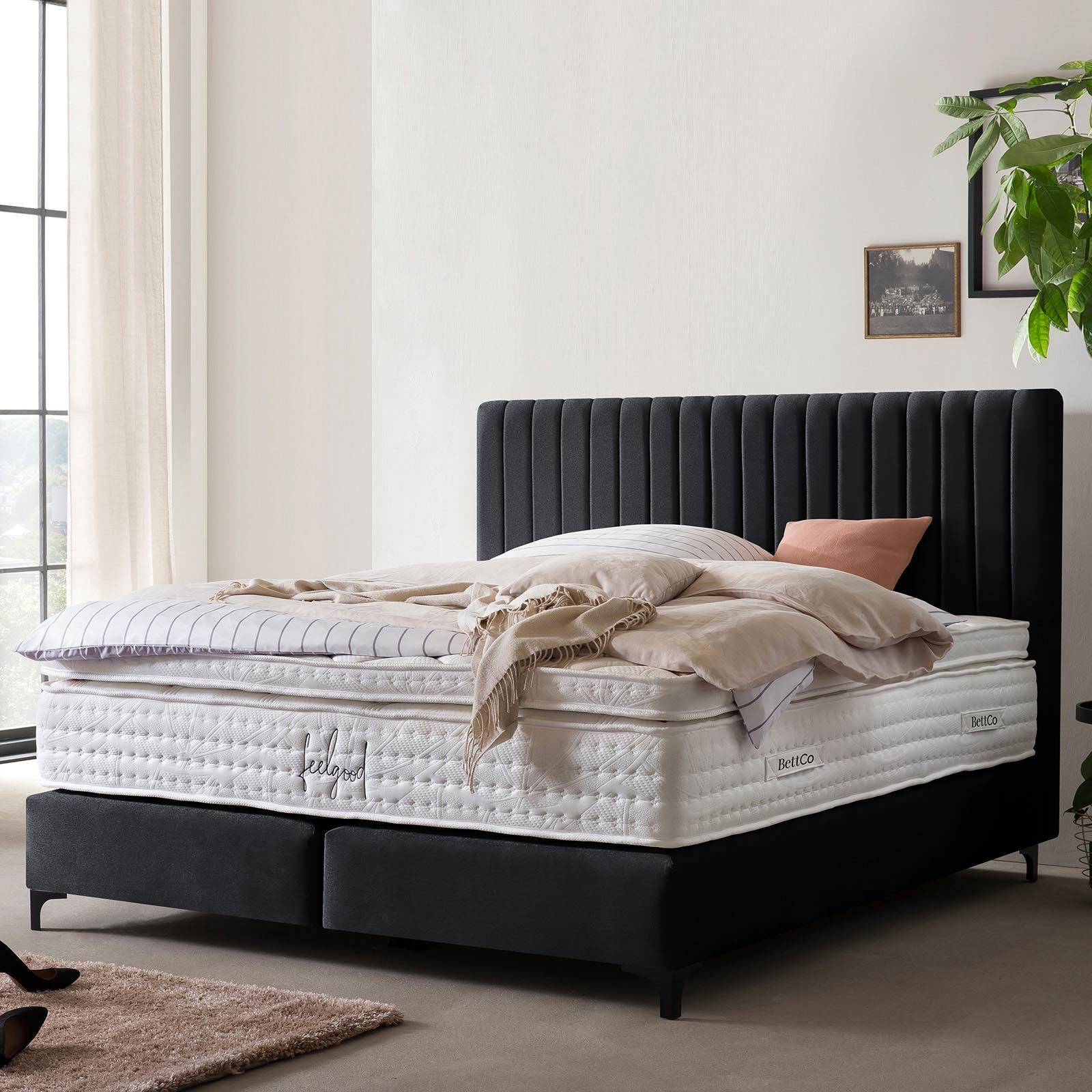 BettCo Boxspringbett Paris Schwarze Metallfüße 200 cm), Schwarz x optionaler Topper, 140 Samt, (in + Pfeifensteppung Design