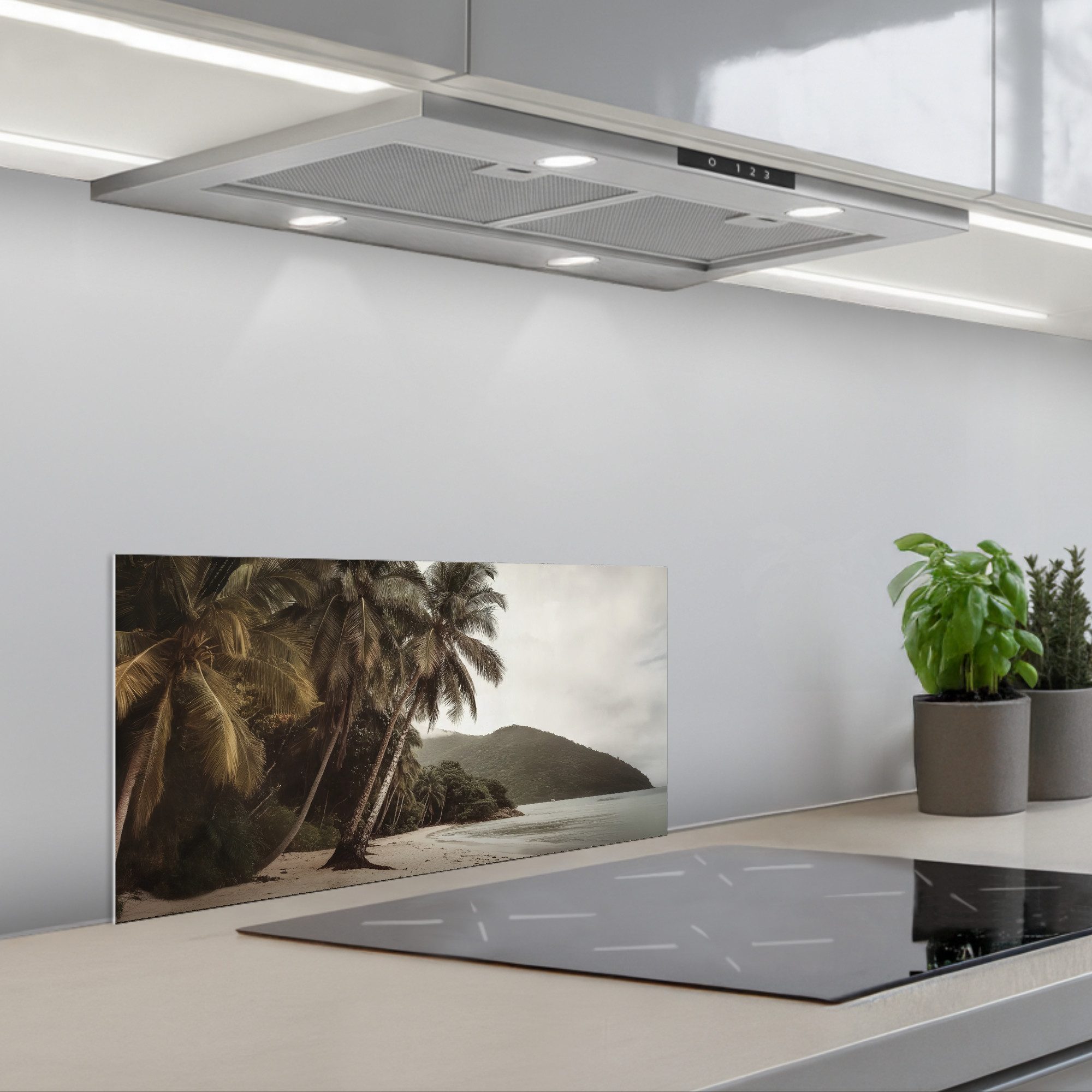 KitchenYeah Küchenrückwand selbstklebend (keine Folie) Insel - Palme - Meer, (1-tlg), Spritzschutz Herd Wand, Küchen Deko, 70x30 cm