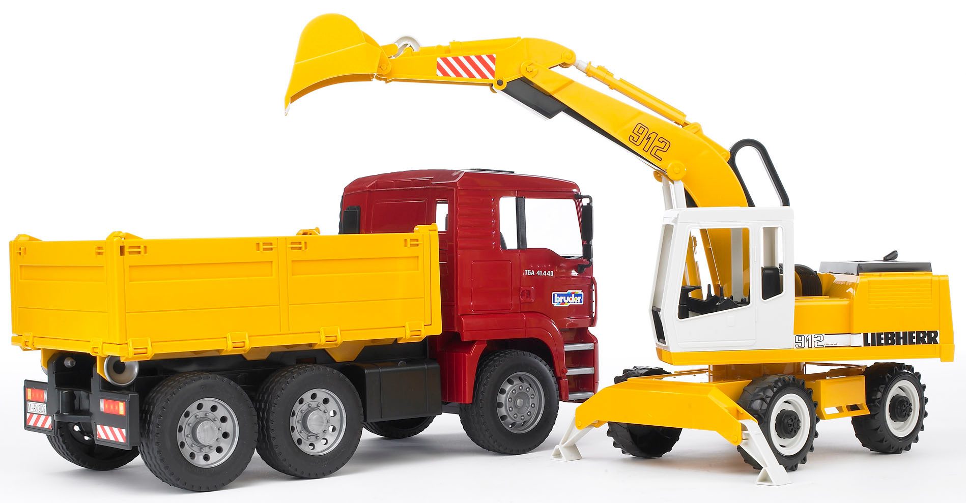 Bruder® Spielzeug-Kipper MAN TGA Kipper mit Bagger 39 cm (02751), Made in E günstig online kaufen