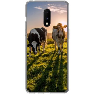 MuchoWow Handyhülle Kühe - Sonne - Gras - Tiere - Bauernhof, Phone Case, Handyhülle OnePlus 7, Silikon, Schutzhülle