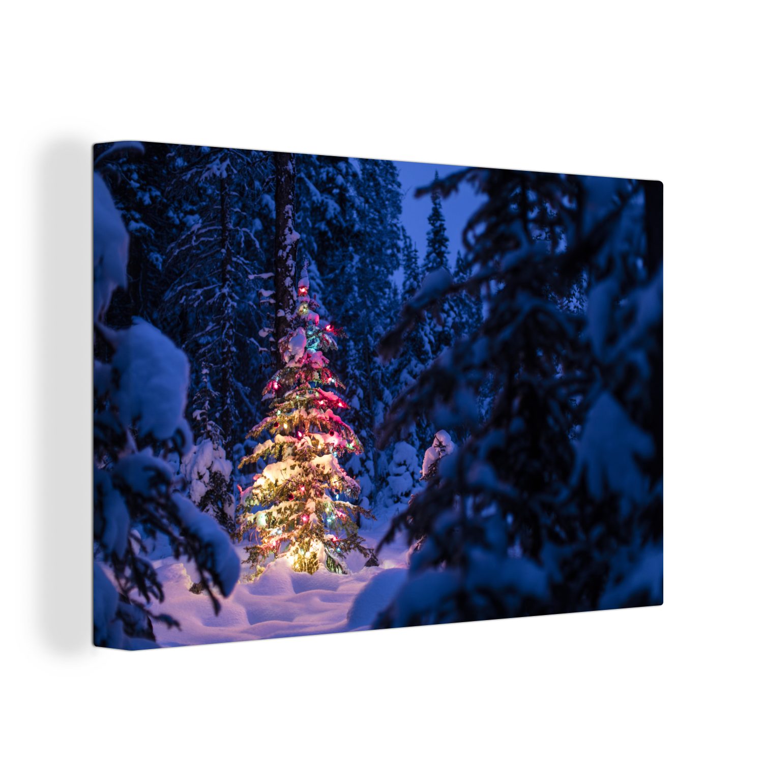 OneMillionCanvasses® Leinwandbild Ein Weihnachtsbaum im verschneiten Wald, (1 St), Wandbild Leinwandbilder, Aufhängefertig, Wanddeko, 30x20 cm