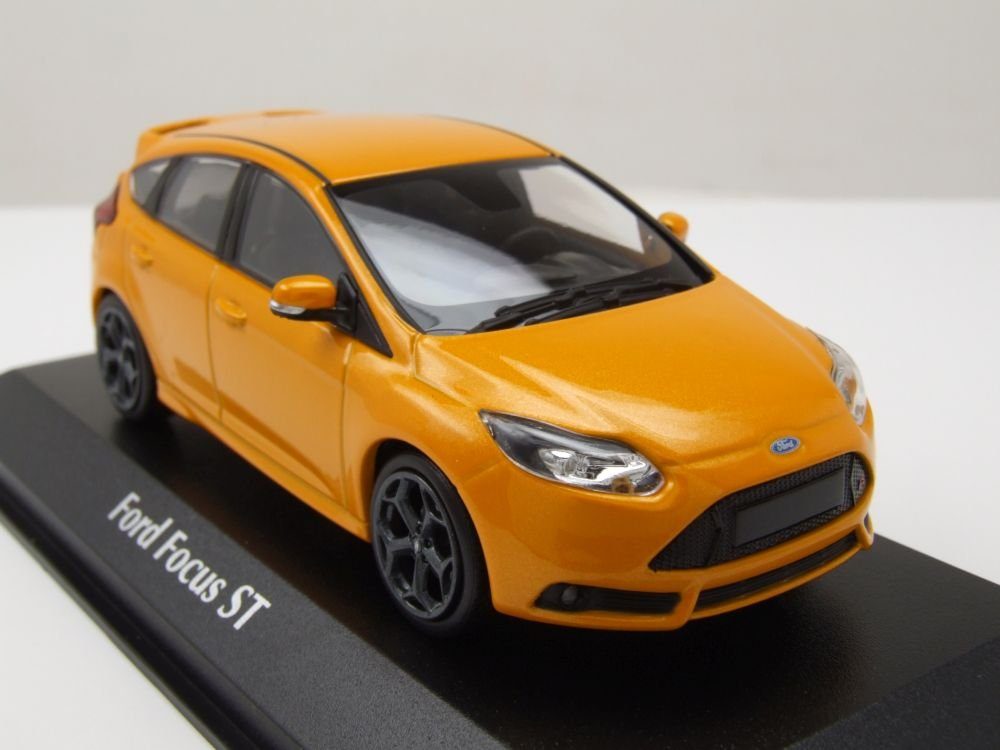 Minichamps Maxichamps 1/43 Ford Focus ST 2011 - Orange Métallisé - Précommande