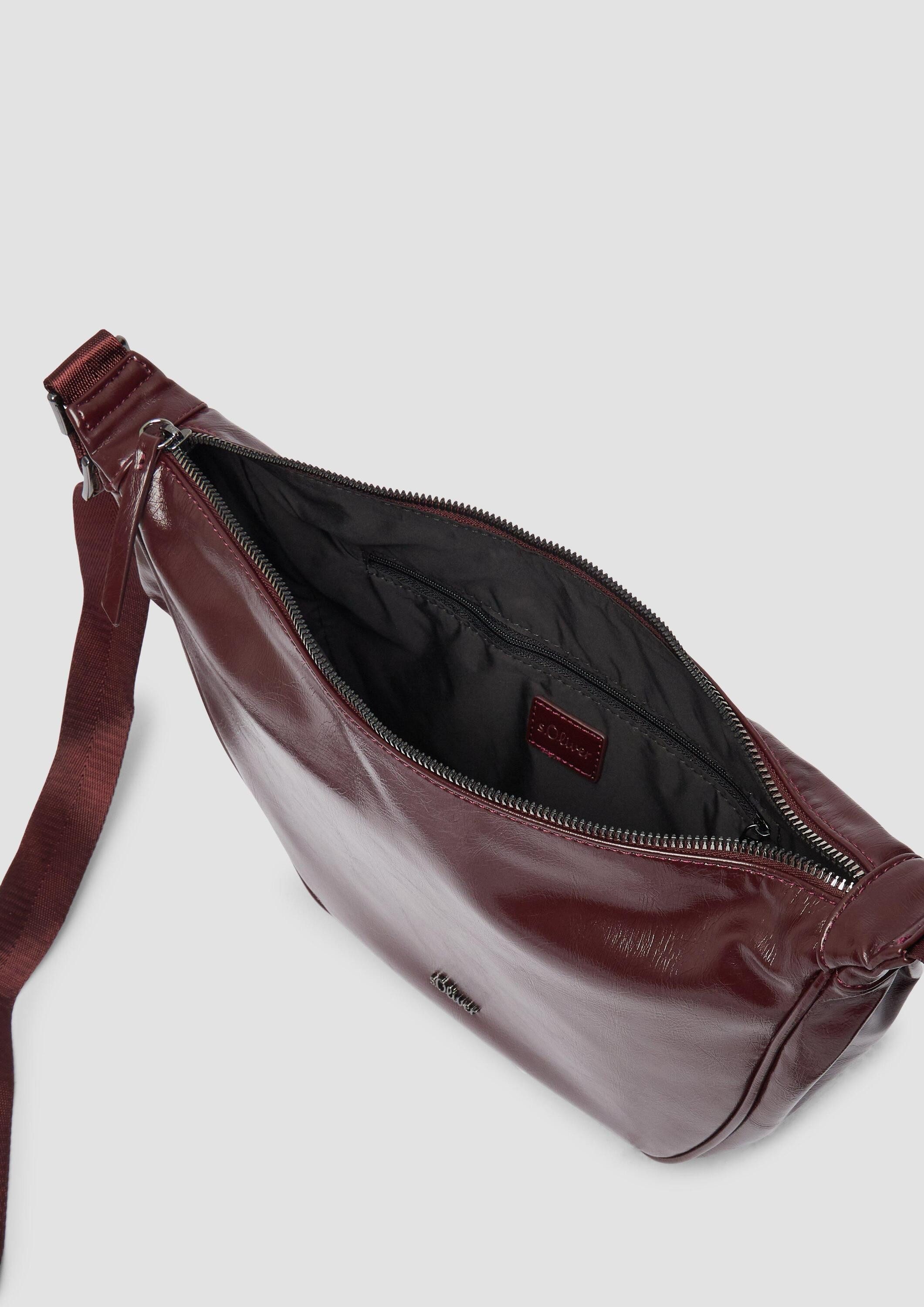 s.Oliver Umhängetasche Tasche, Halbmondtasche aus Lederimitat mit Logo-Detail