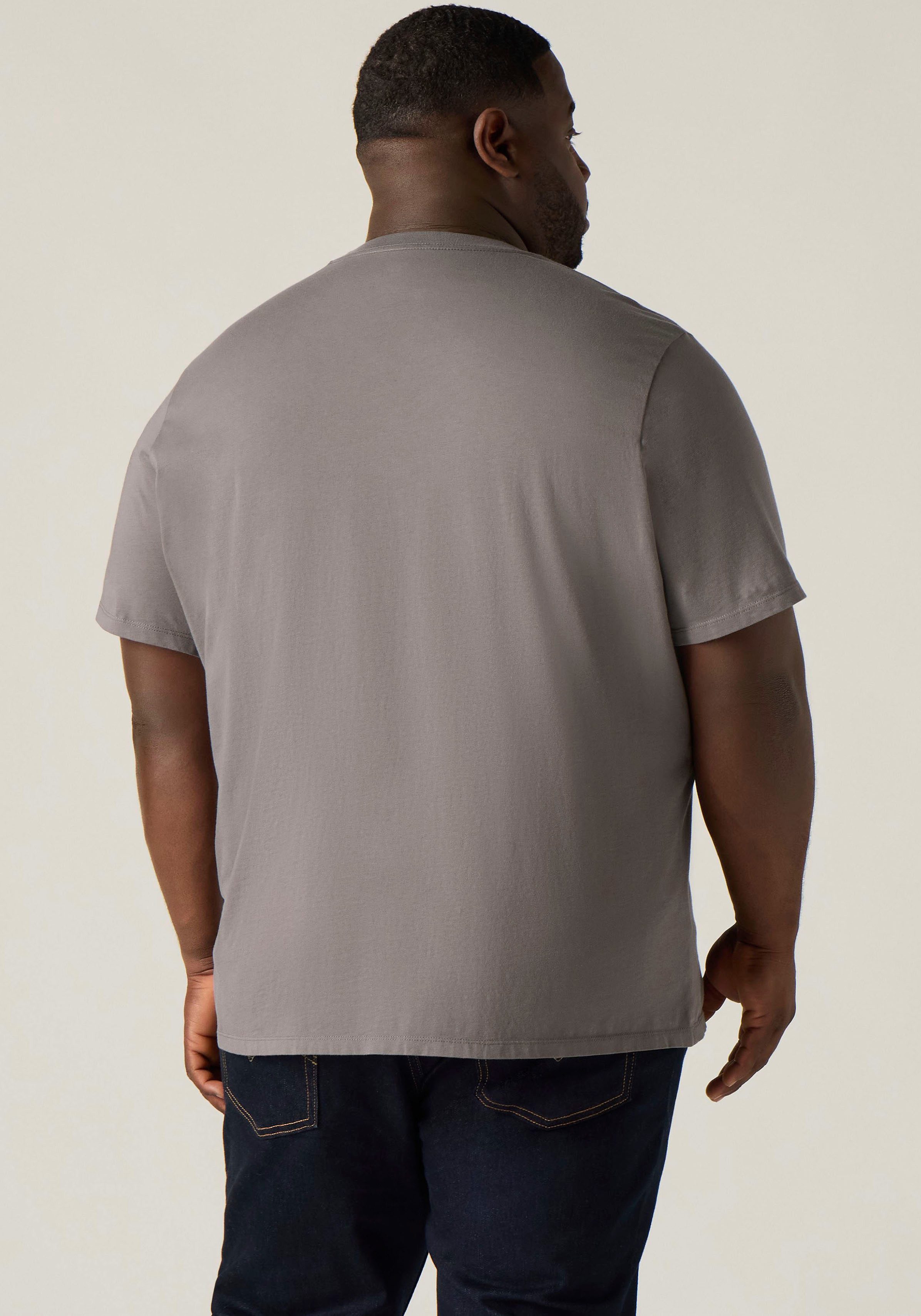 Levi's® Plus T-Shirt LSE B&T BIG GRAPHIC TEE mit Logostickerei auf der Brust – Bild 3 von 5