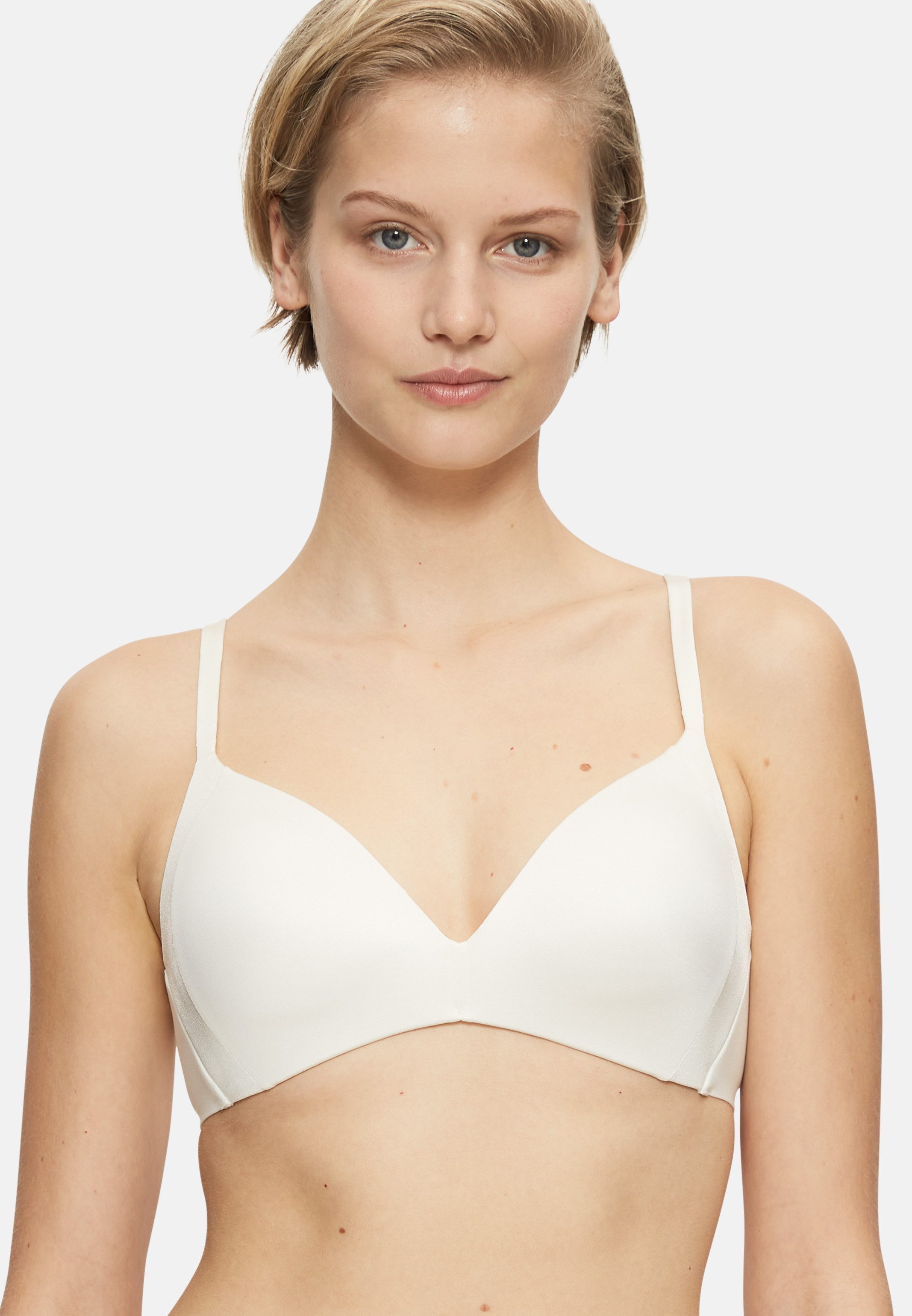 Triumph Schalen-BH Body Make-Up Soft Touch P (1-tlg) Schalen-BH ohne Bügel - Bügellos mit wattierten Cups
